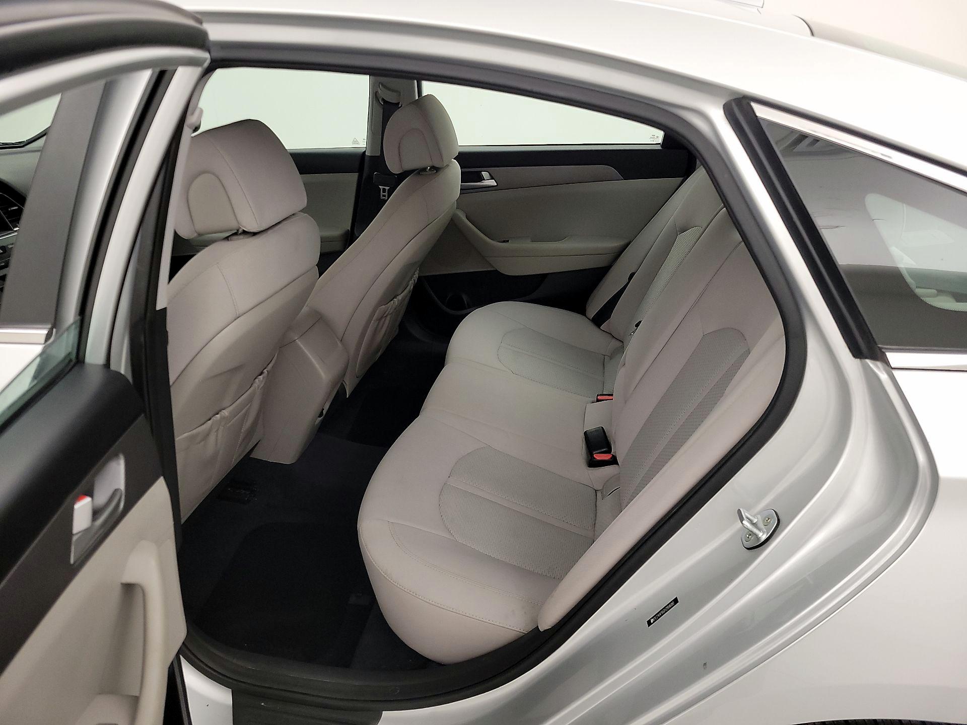 Thumbnail: 2016 Hyundai Sonata - 19