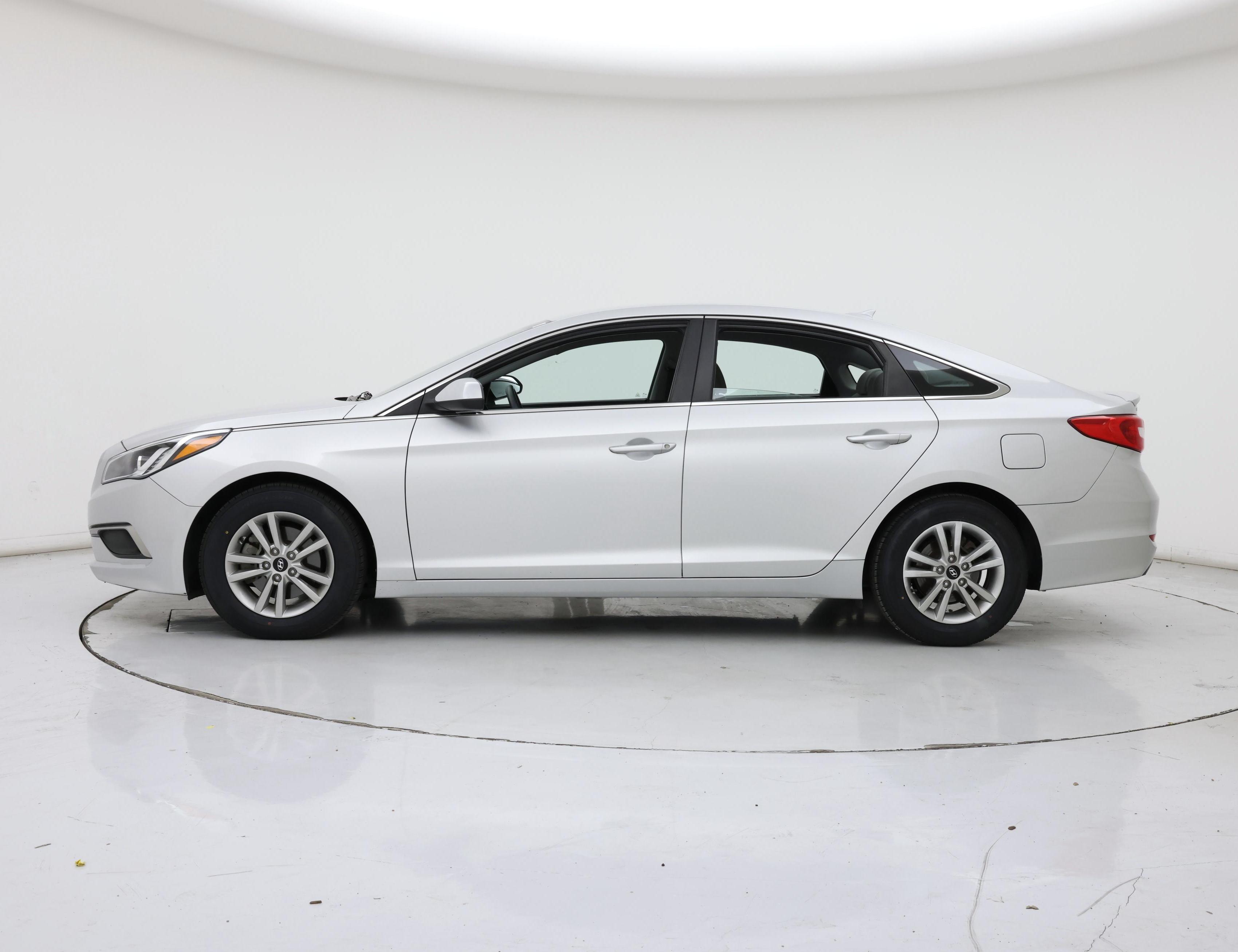 Thumbnail: 2016 Hyundai Sonata - 3
