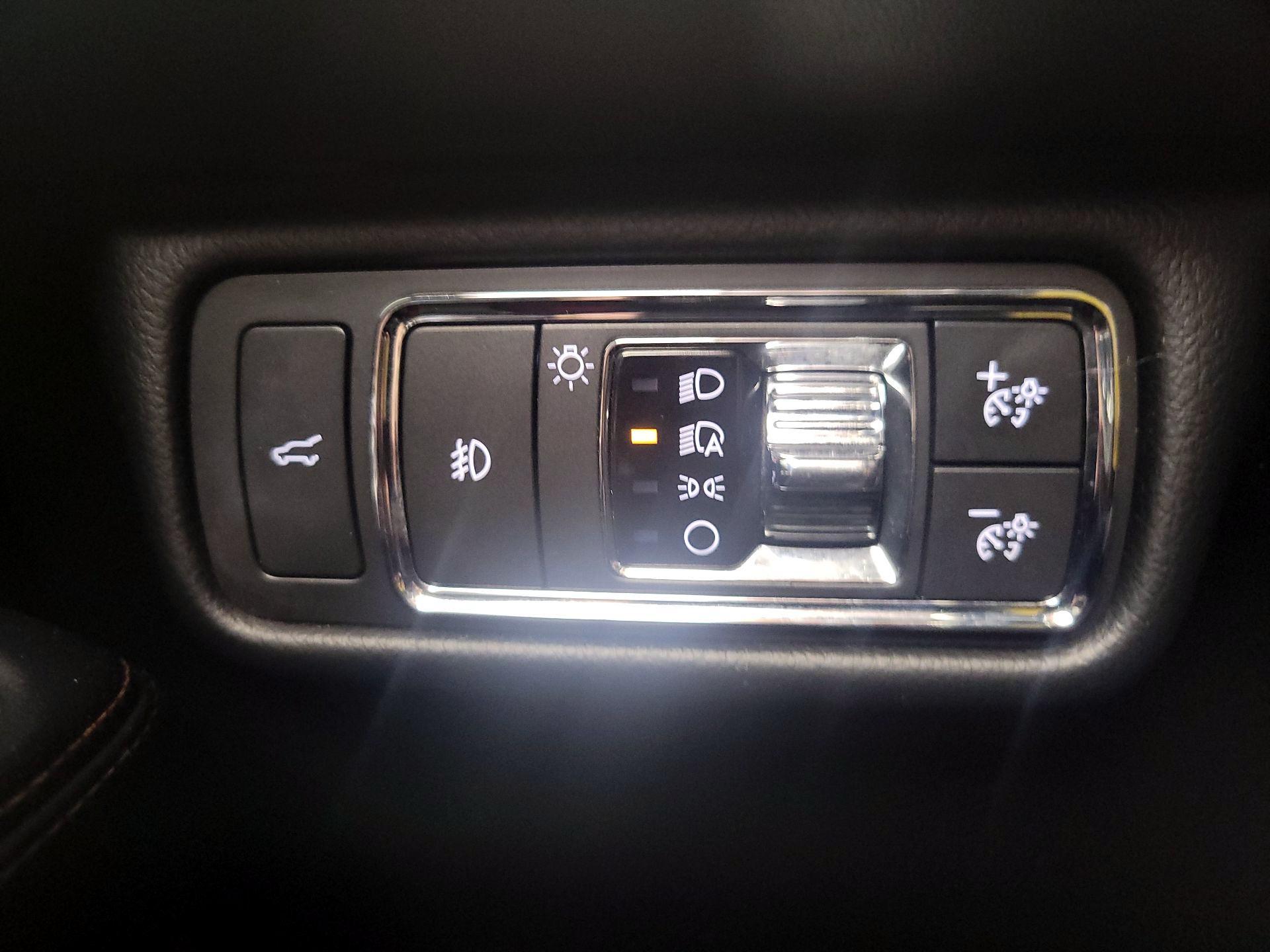 Thumbnail: 2020 Lincoln Aviator - 13