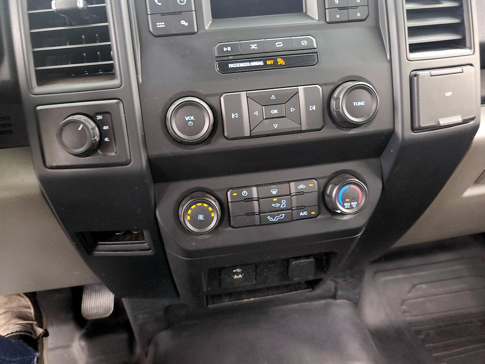 2020 Ford F-150 XL - Photo 17