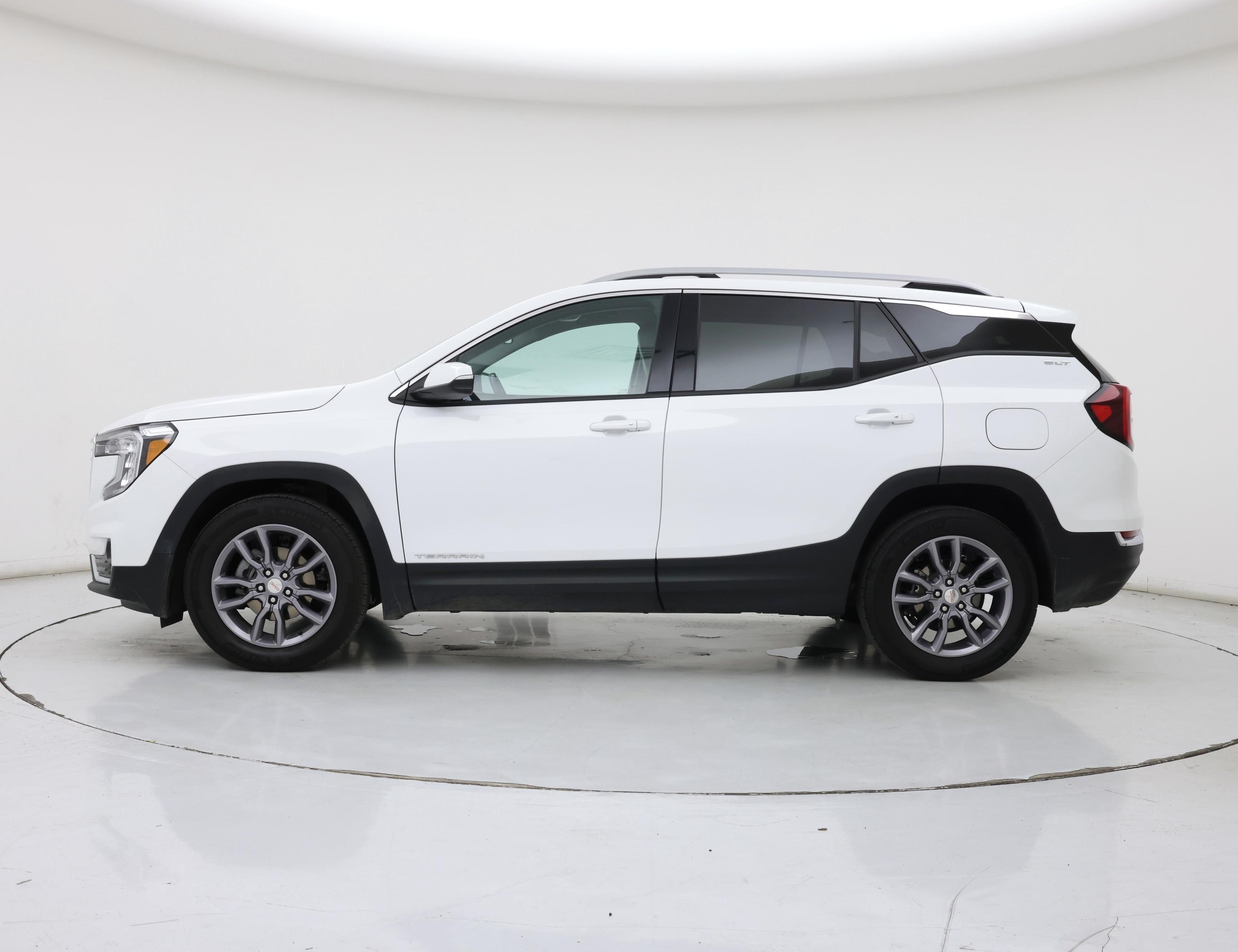 Thumbnail: 2022 GMC Terrain - 3