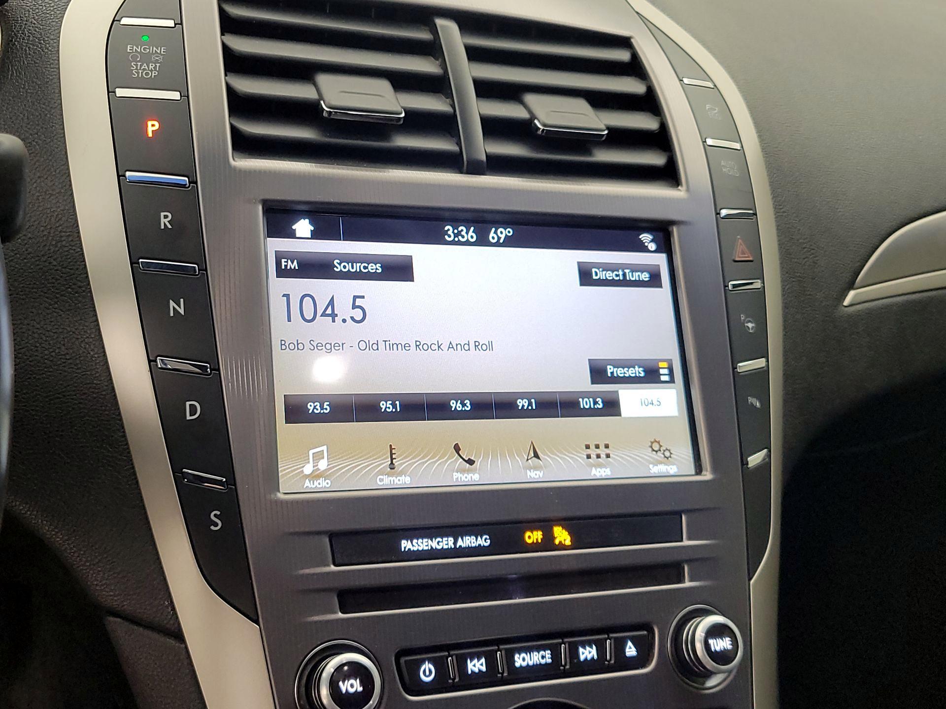 Thumbnail: 2017 Lincoln MKZ - 16