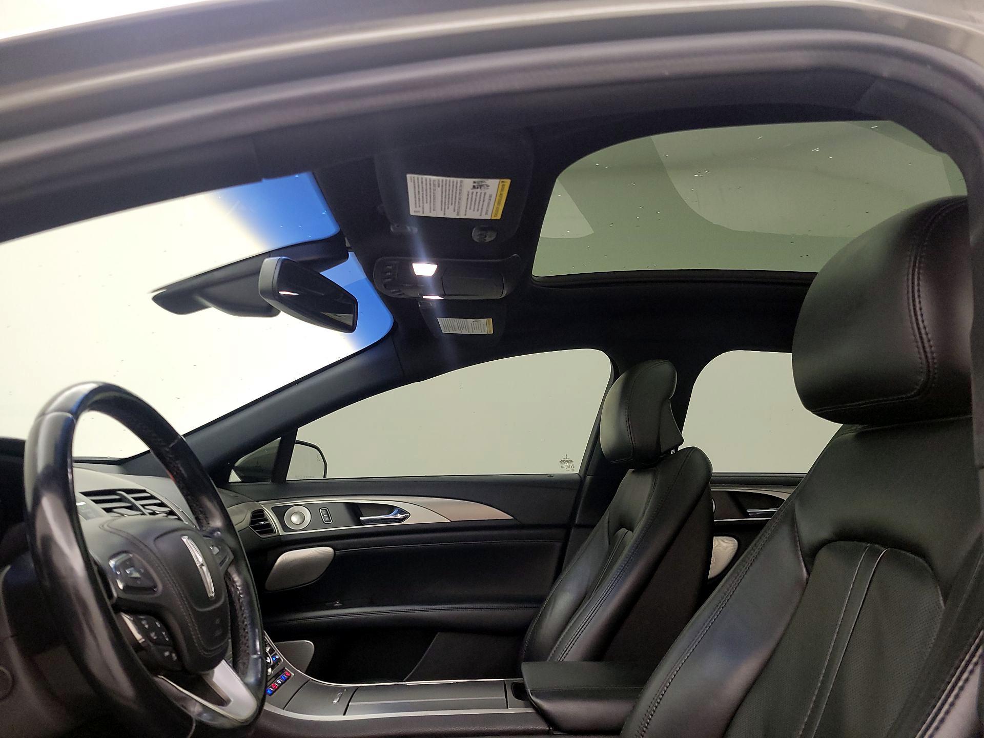 Thumbnail: 2017 Lincoln MKZ - 20