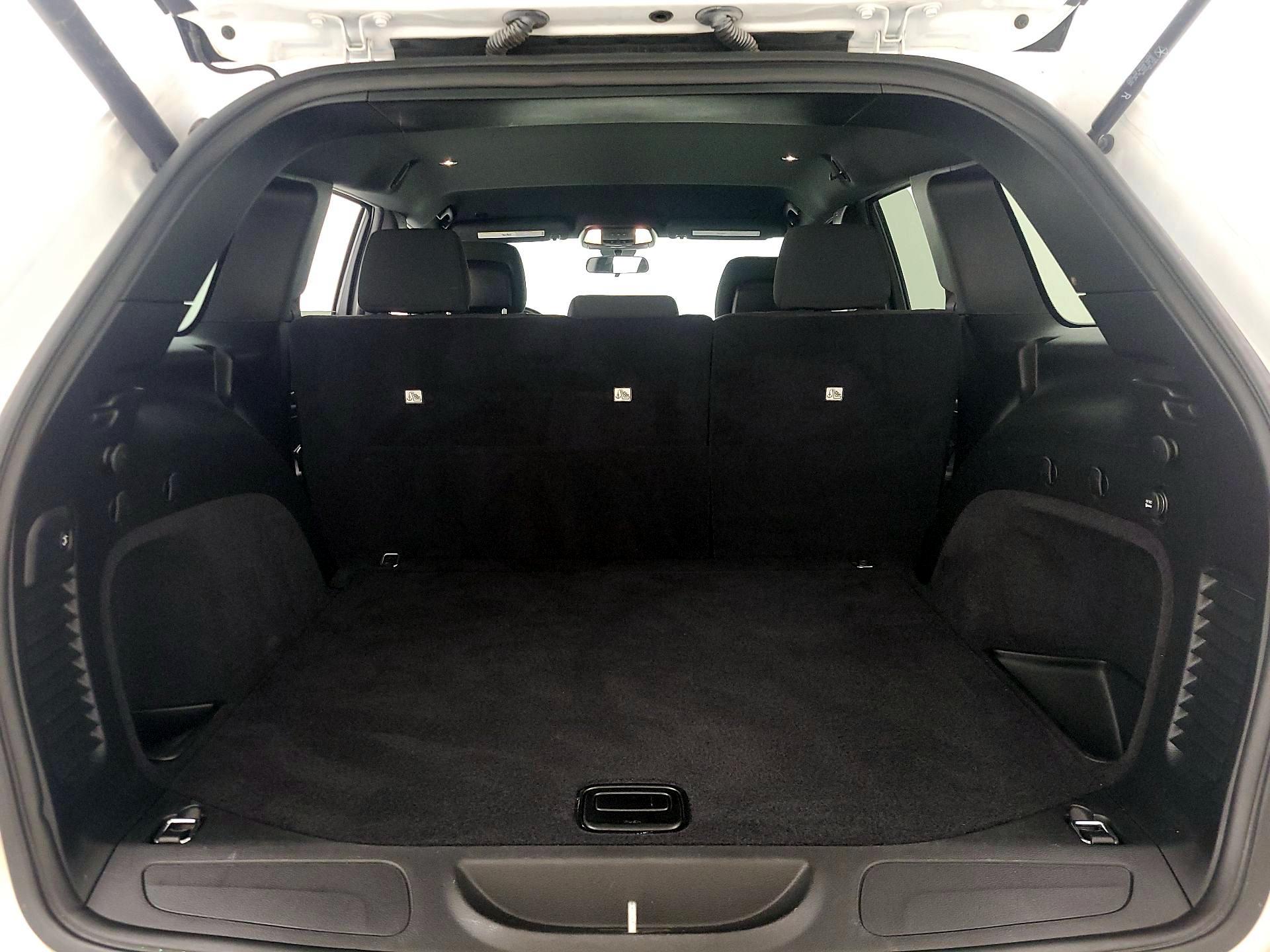 Thumbnail: 2019 Jeep Grand Cherokee - 20