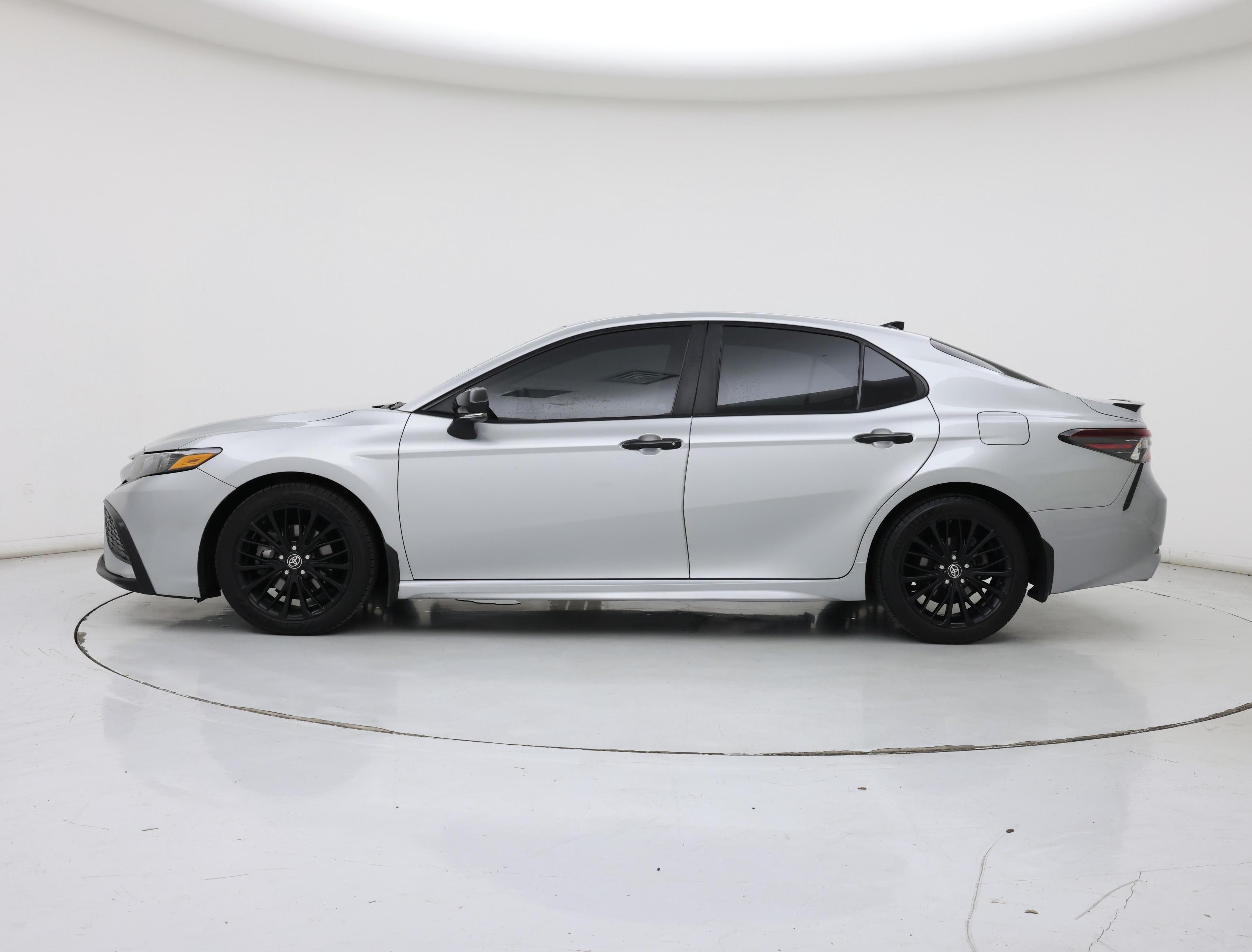 Thumbnail: 2022 Toyota Camry - 3