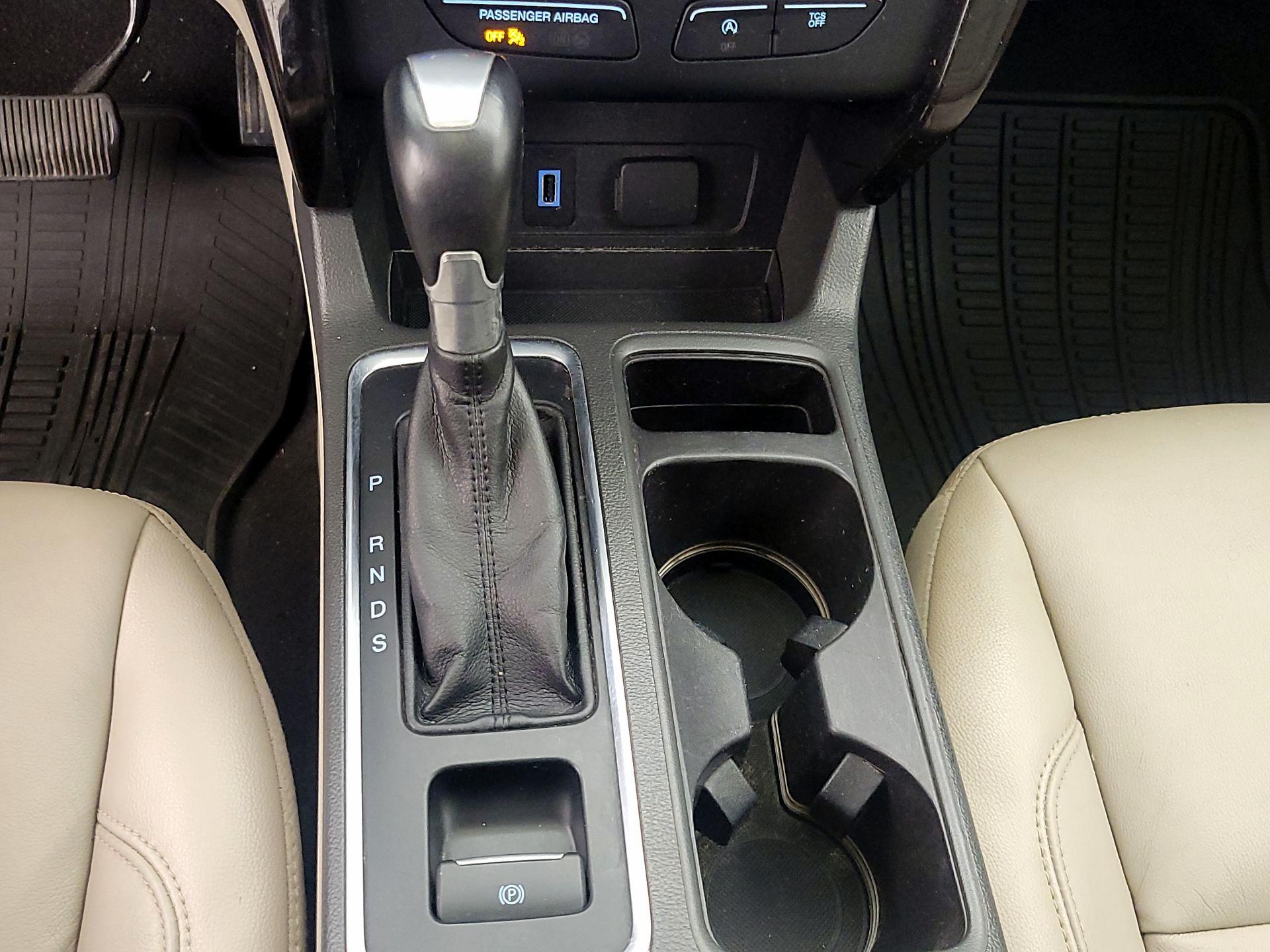 Thumbnail: 2017 Ford Escape - 17