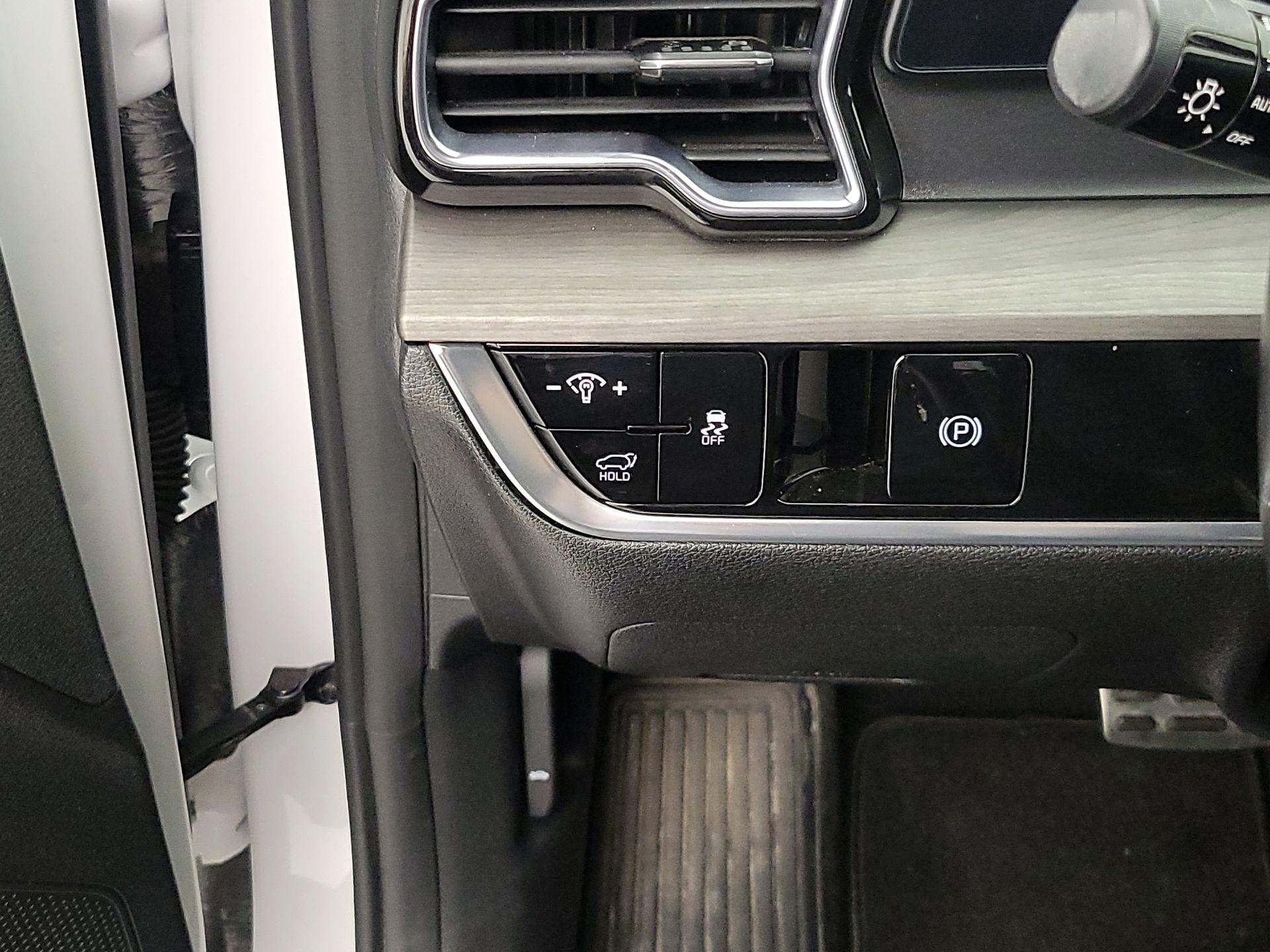 Thumbnail: 2023 Kia Sportage - 13
