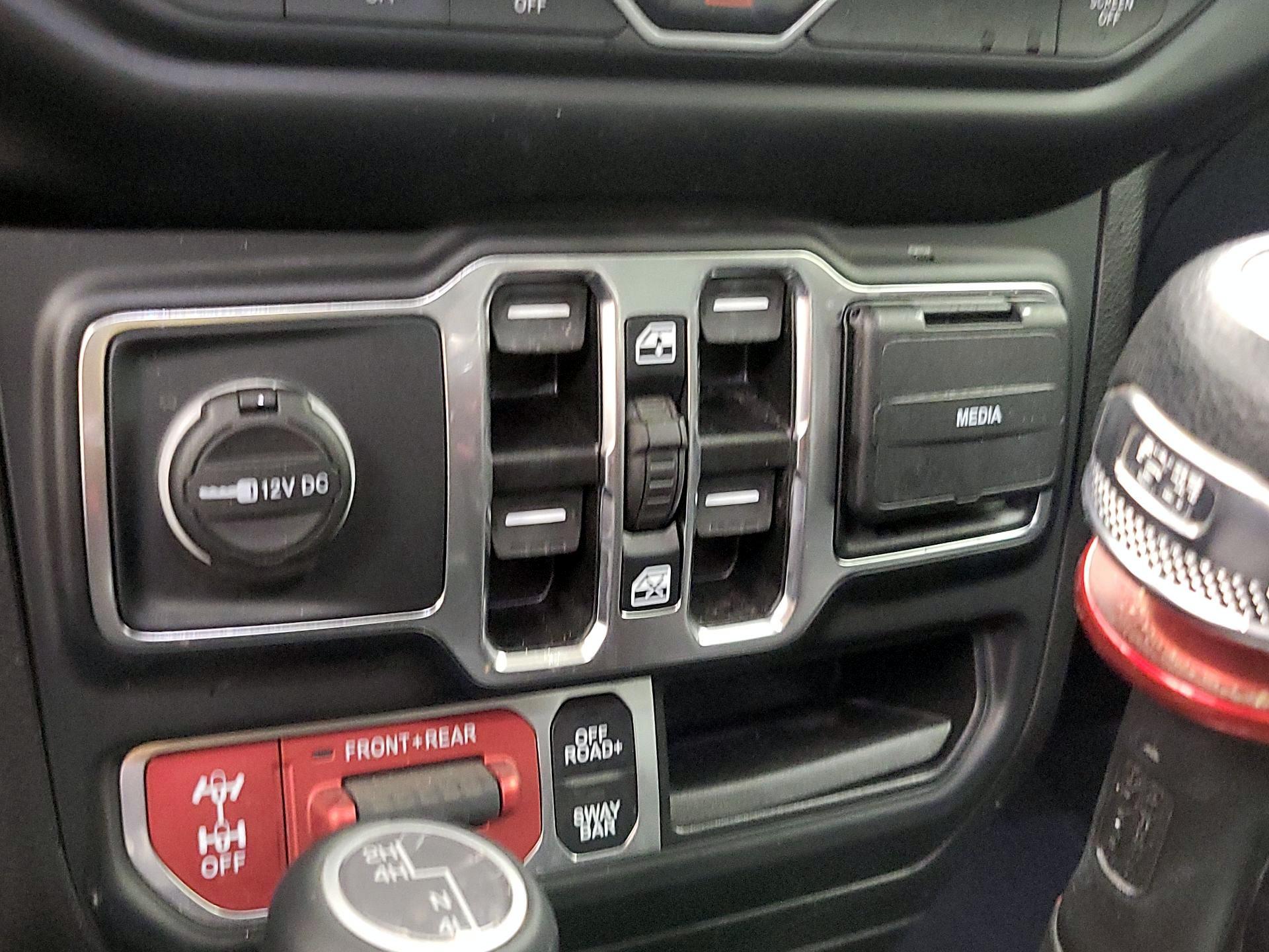 Thumbnail: 2021 Jeep Wrangler - 18