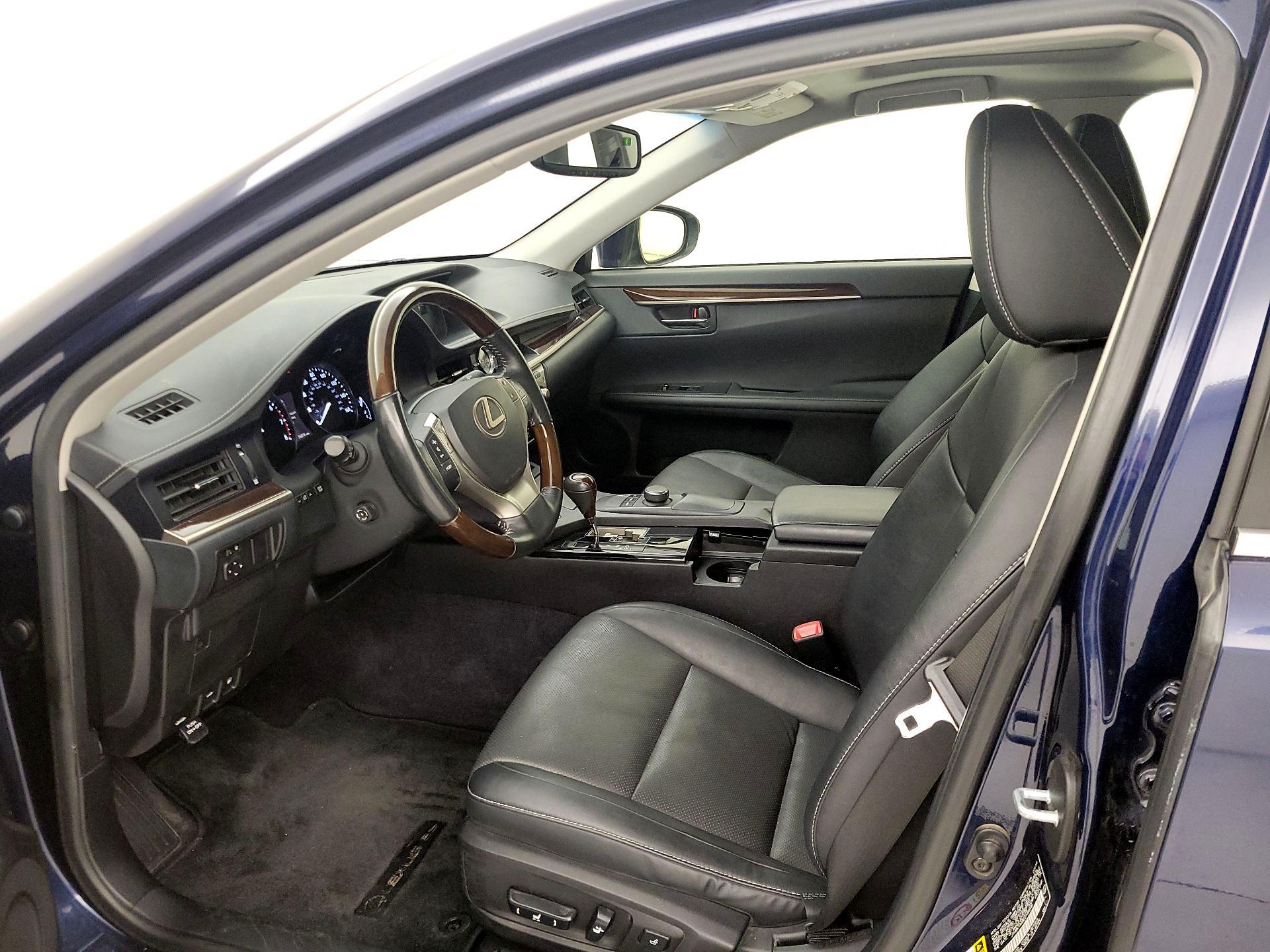 Thumbnail: 2014 Lexus ES - 11