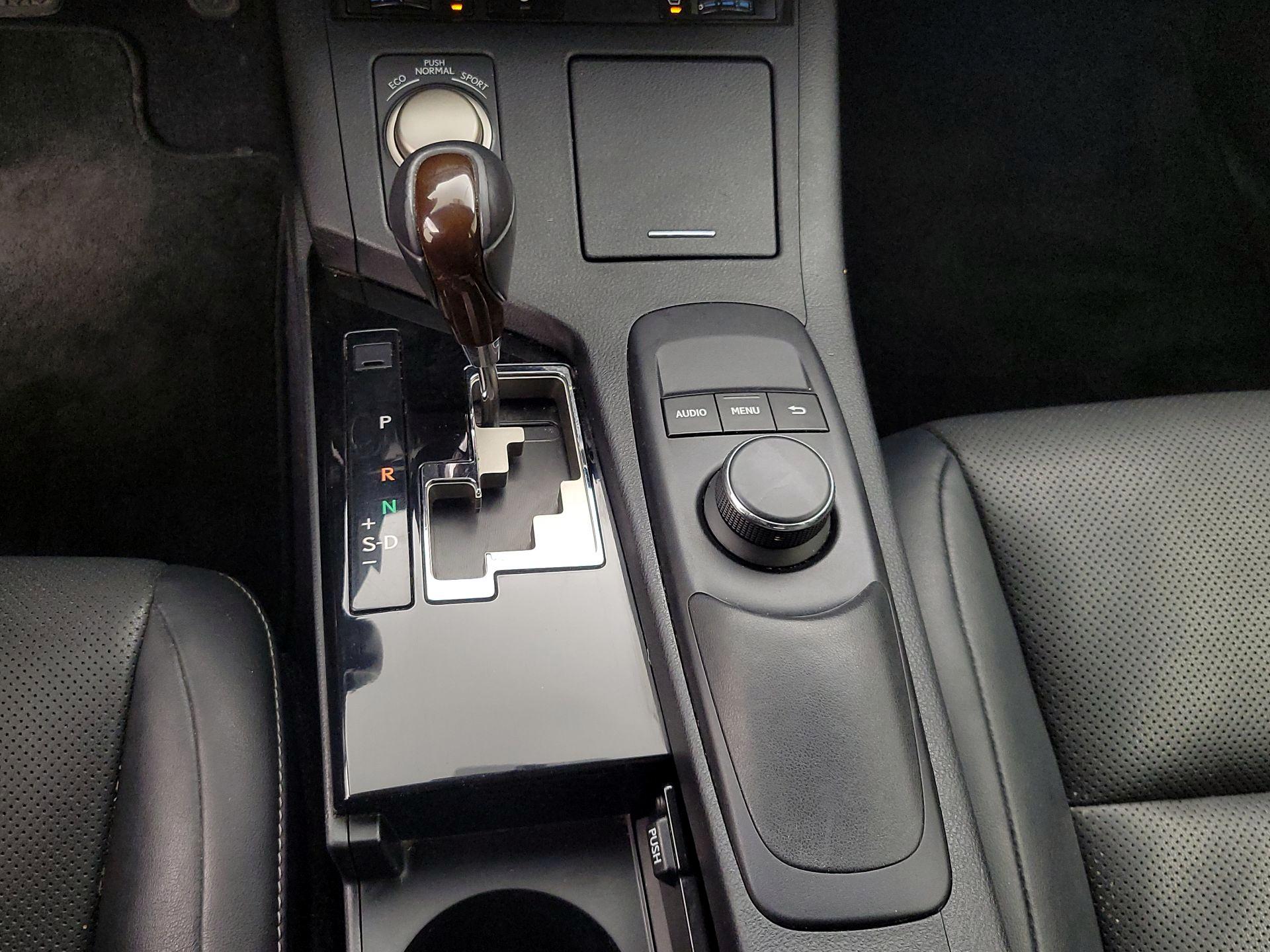 Thumbnail: 2014 Lexus ES - 17