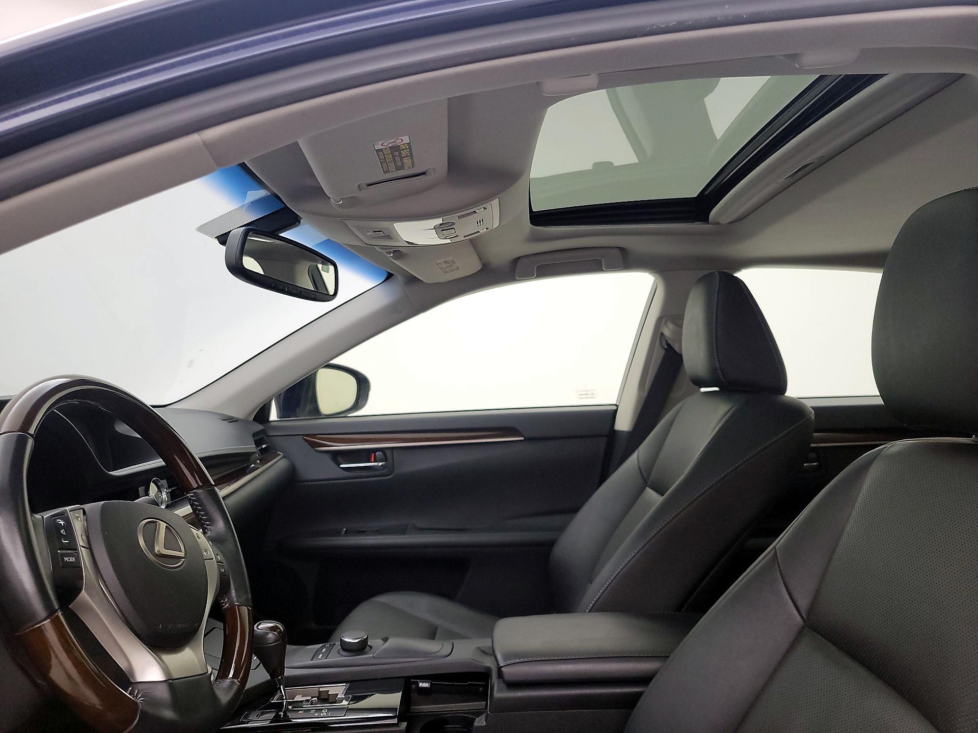 Thumbnail: 2014 Lexus ES - 19