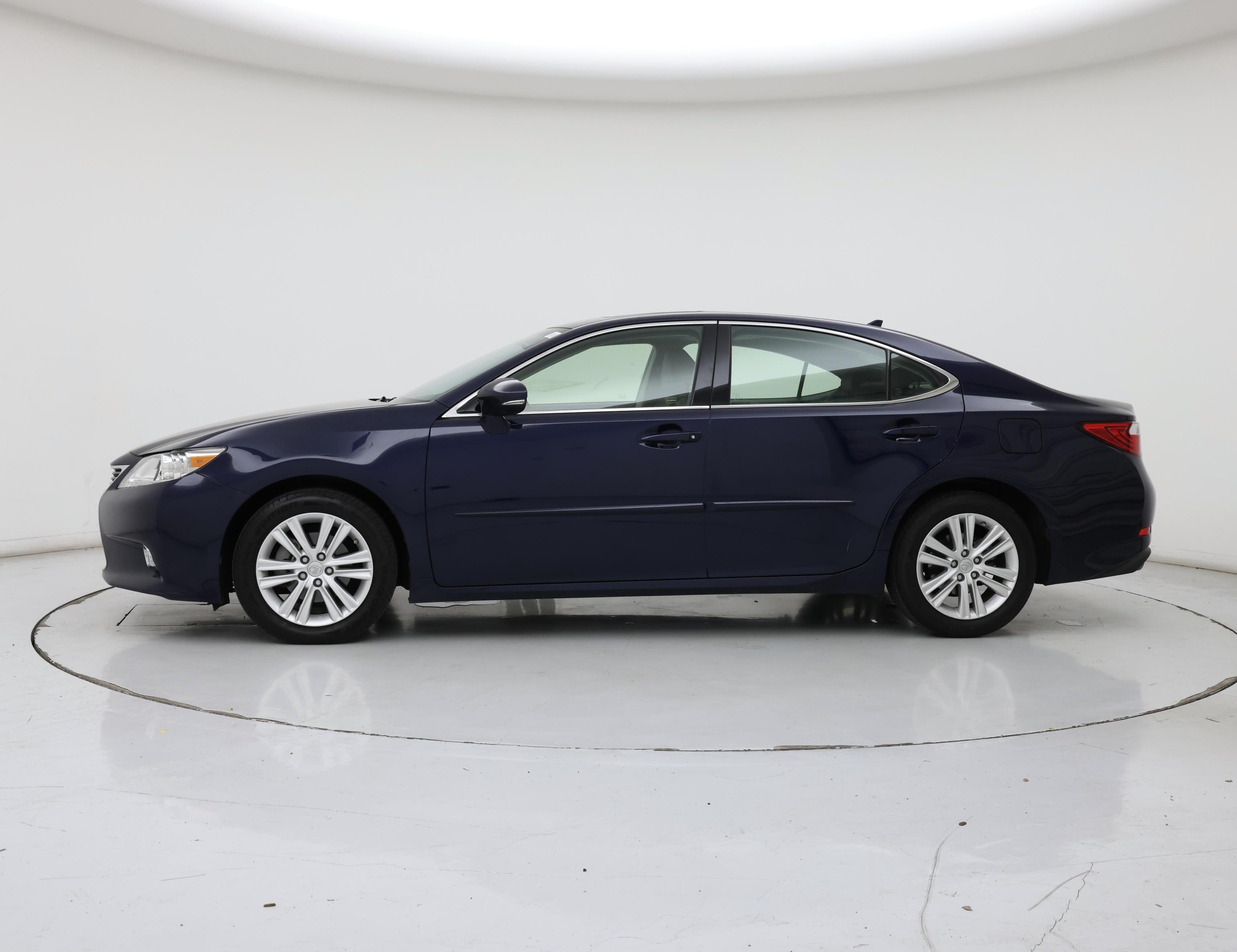 Thumbnail: 2014 Lexus ES - 3