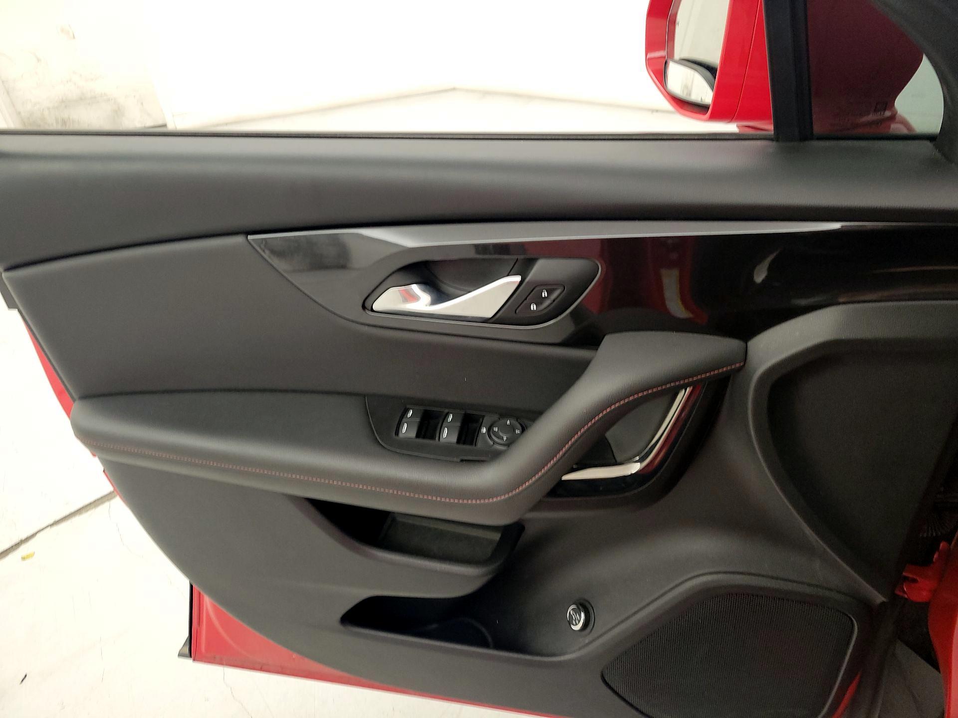 Thumbnail: 2020 Chevrolet Blazer - 12