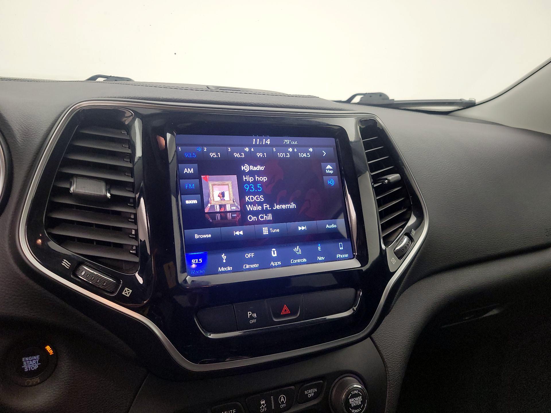 Thumbnail: 2019 Jeep Cherokee - 16