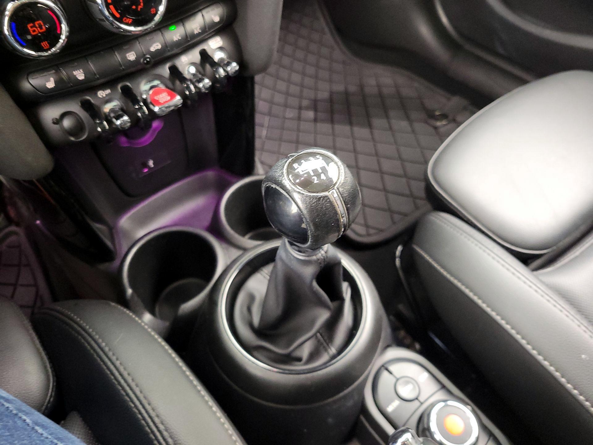 Thumbnail: 2021 MINI Cooper Hardtop - 16