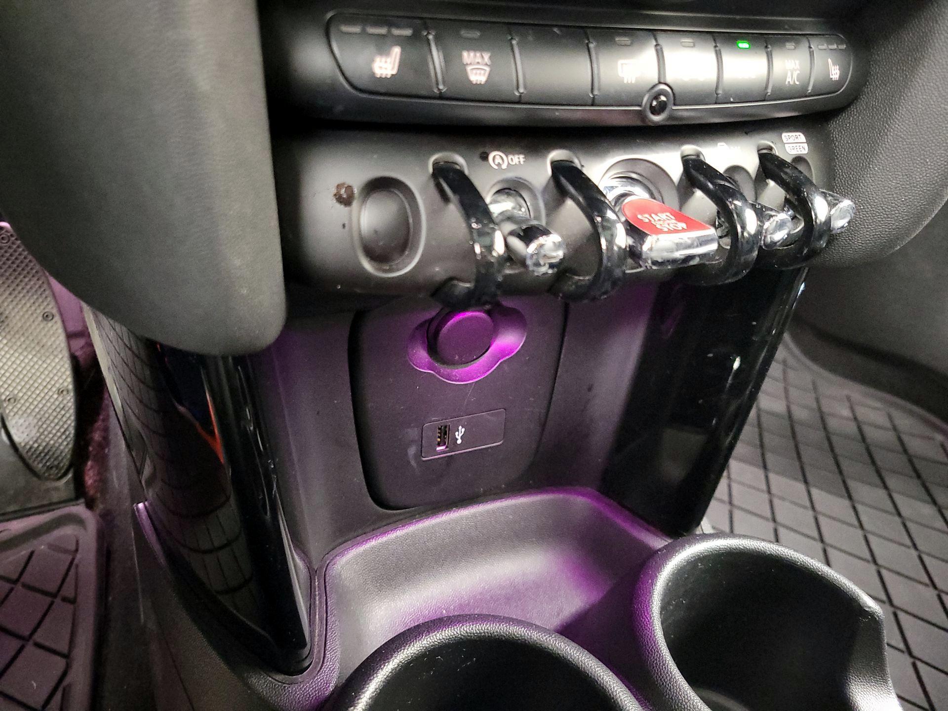 Thumbnail: 2021 MINI Cooper Hardtop - 17