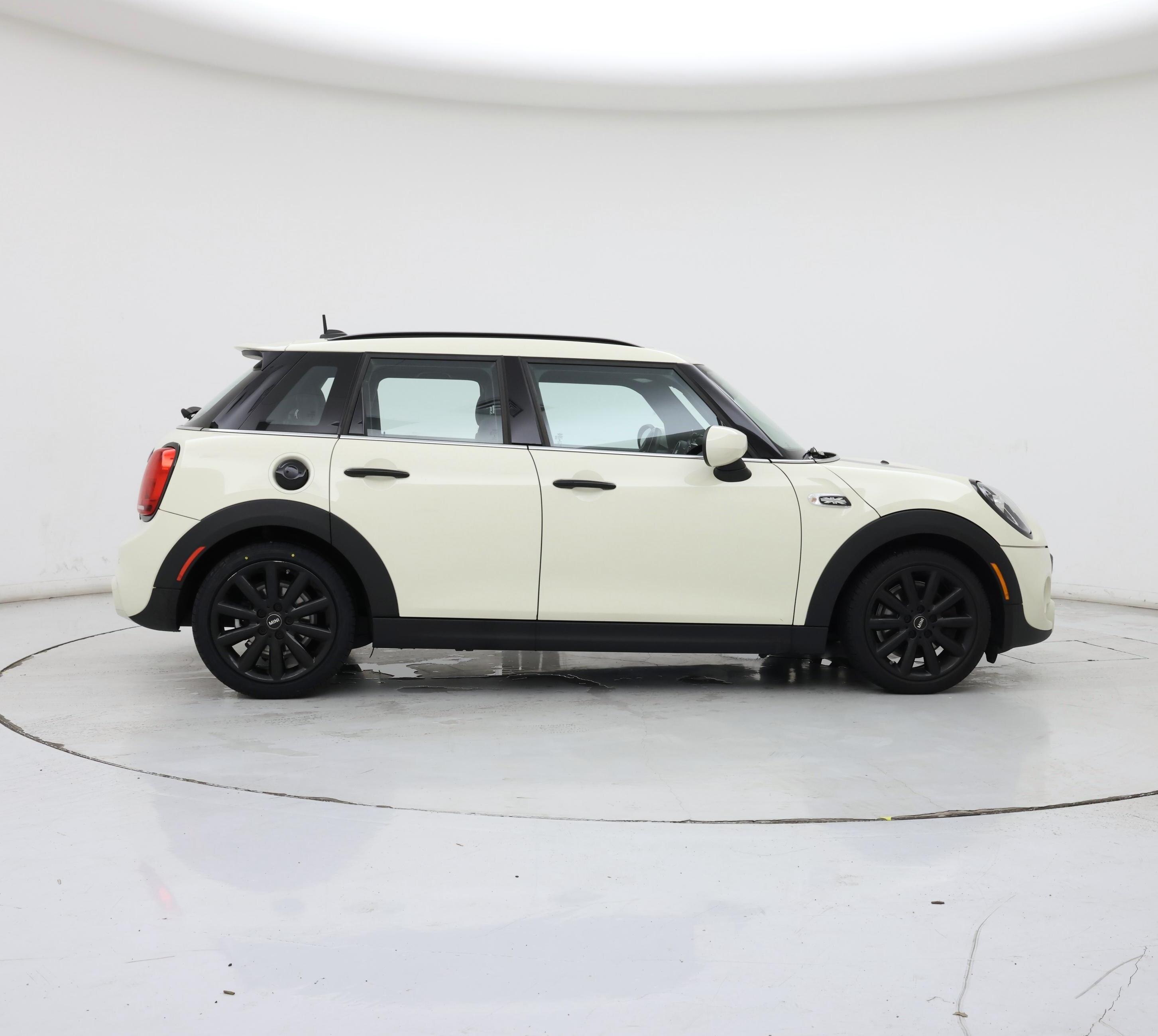 Thumbnail: 2021 MINI Cooper Hardtop - 7