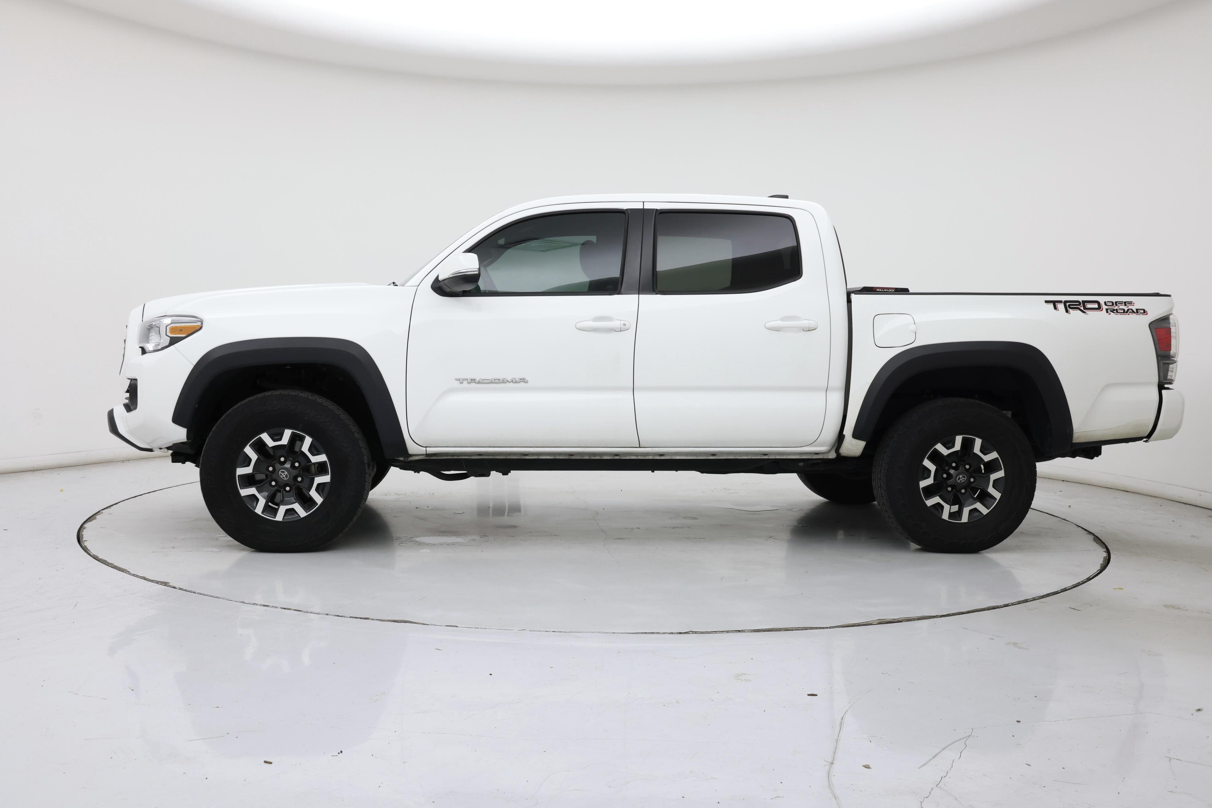 Thumbnail: 2022 Toyota Tacoma - 3