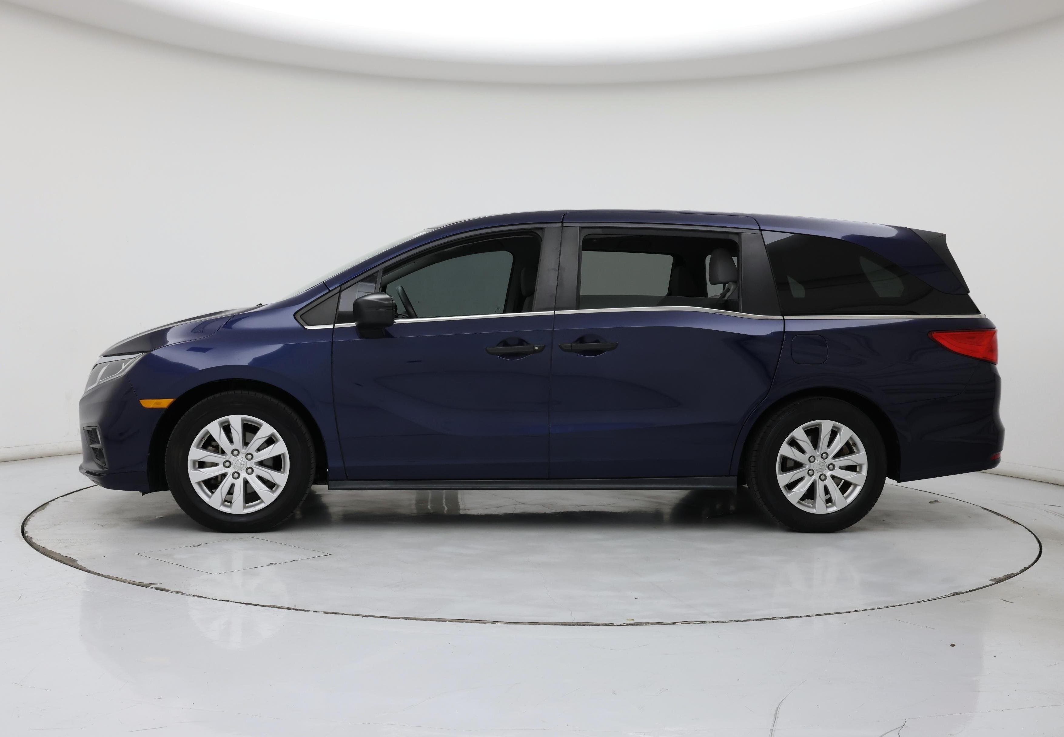 Thumbnail: 2018 Honda Odyssey - 3
