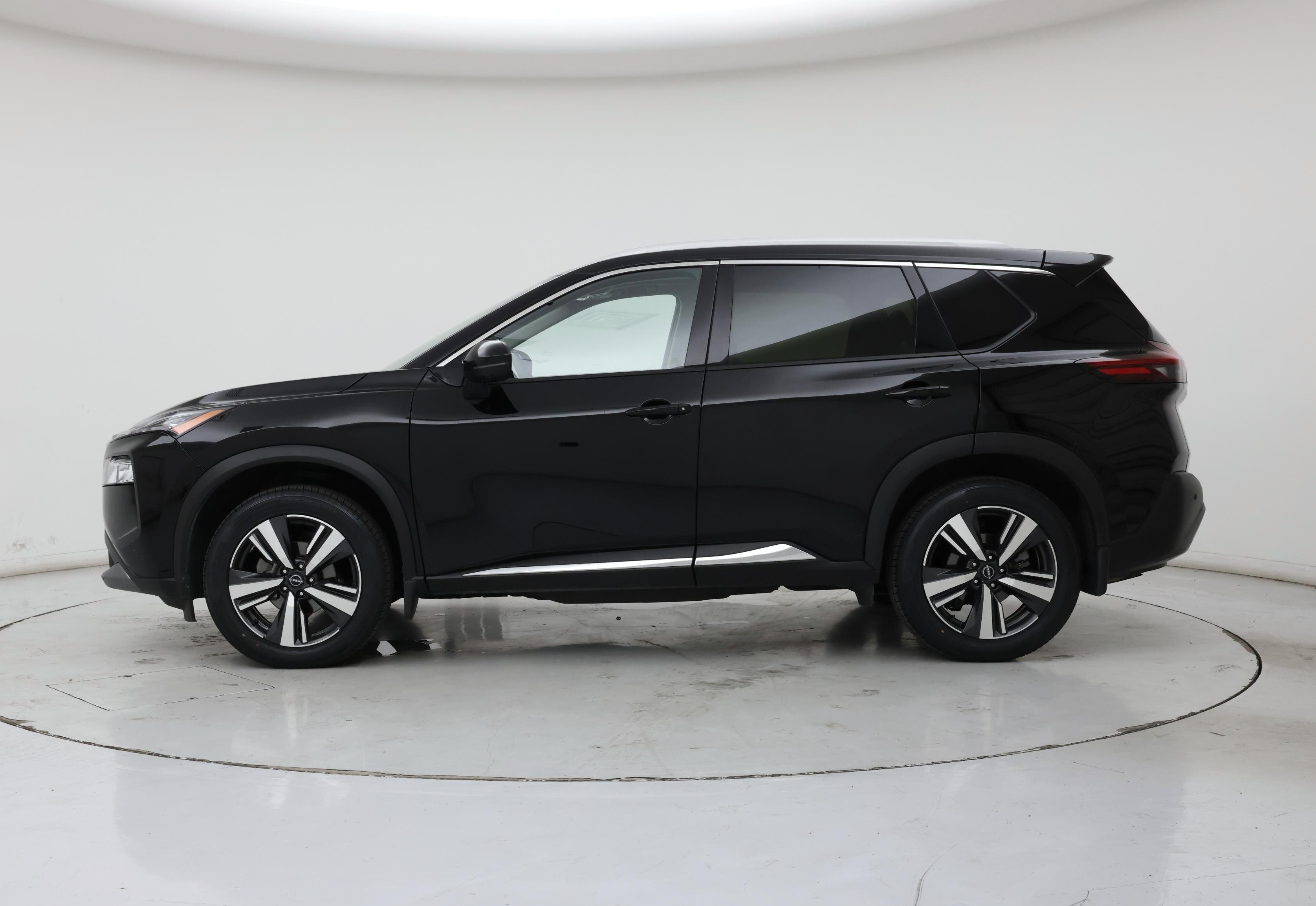 Thumbnail: 2023 Nissan Rogue - 3