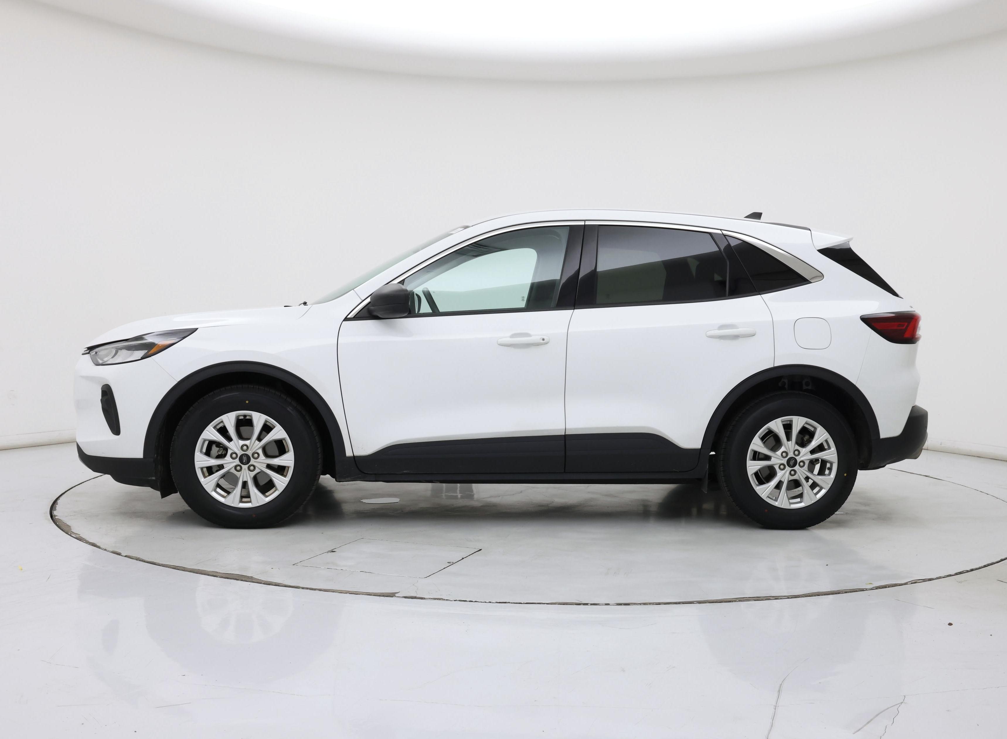 Thumbnail: 2023 Ford Escape - 3