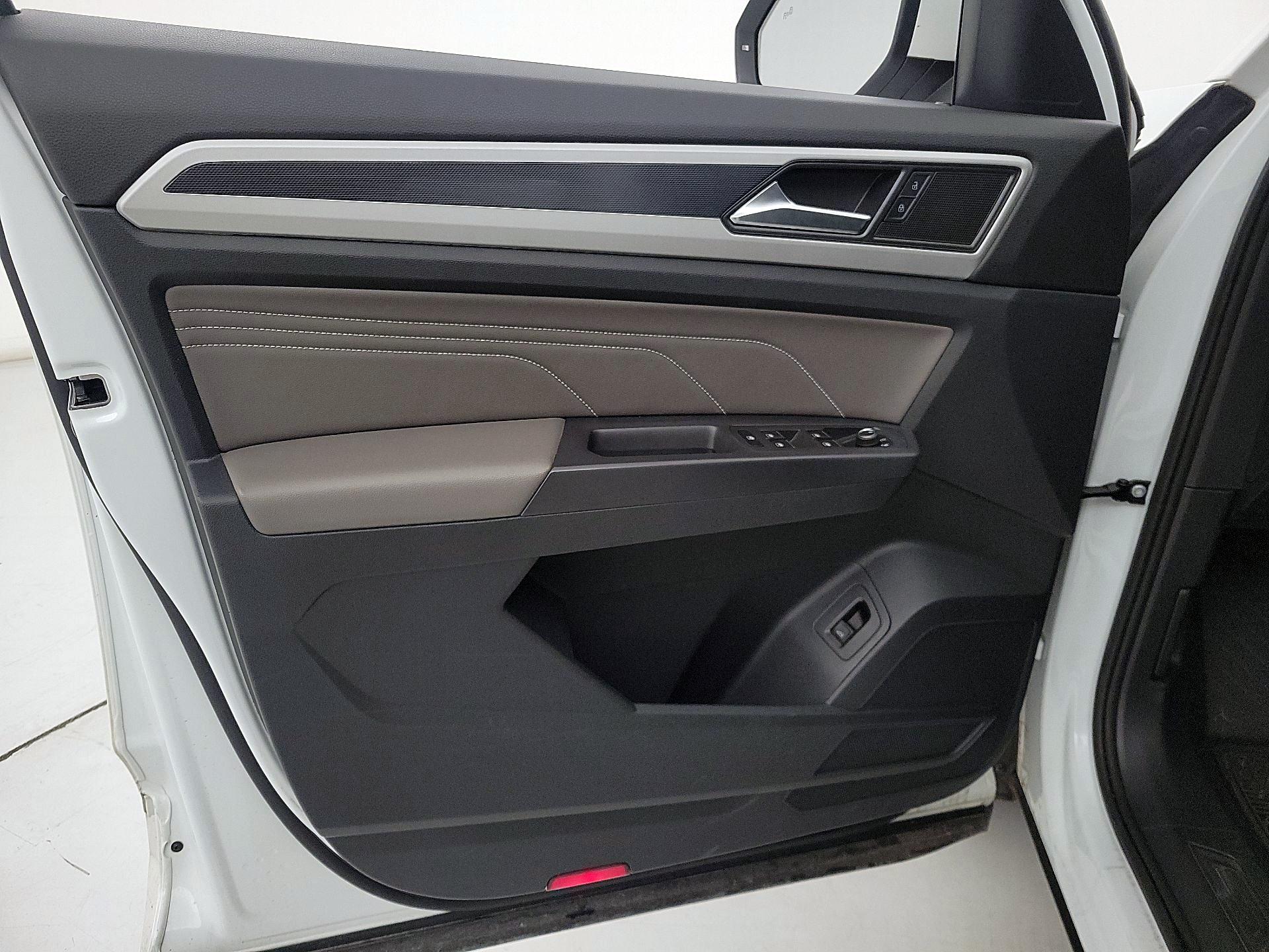 Thumbnail: 2021 Volkswagen Atlas - 12