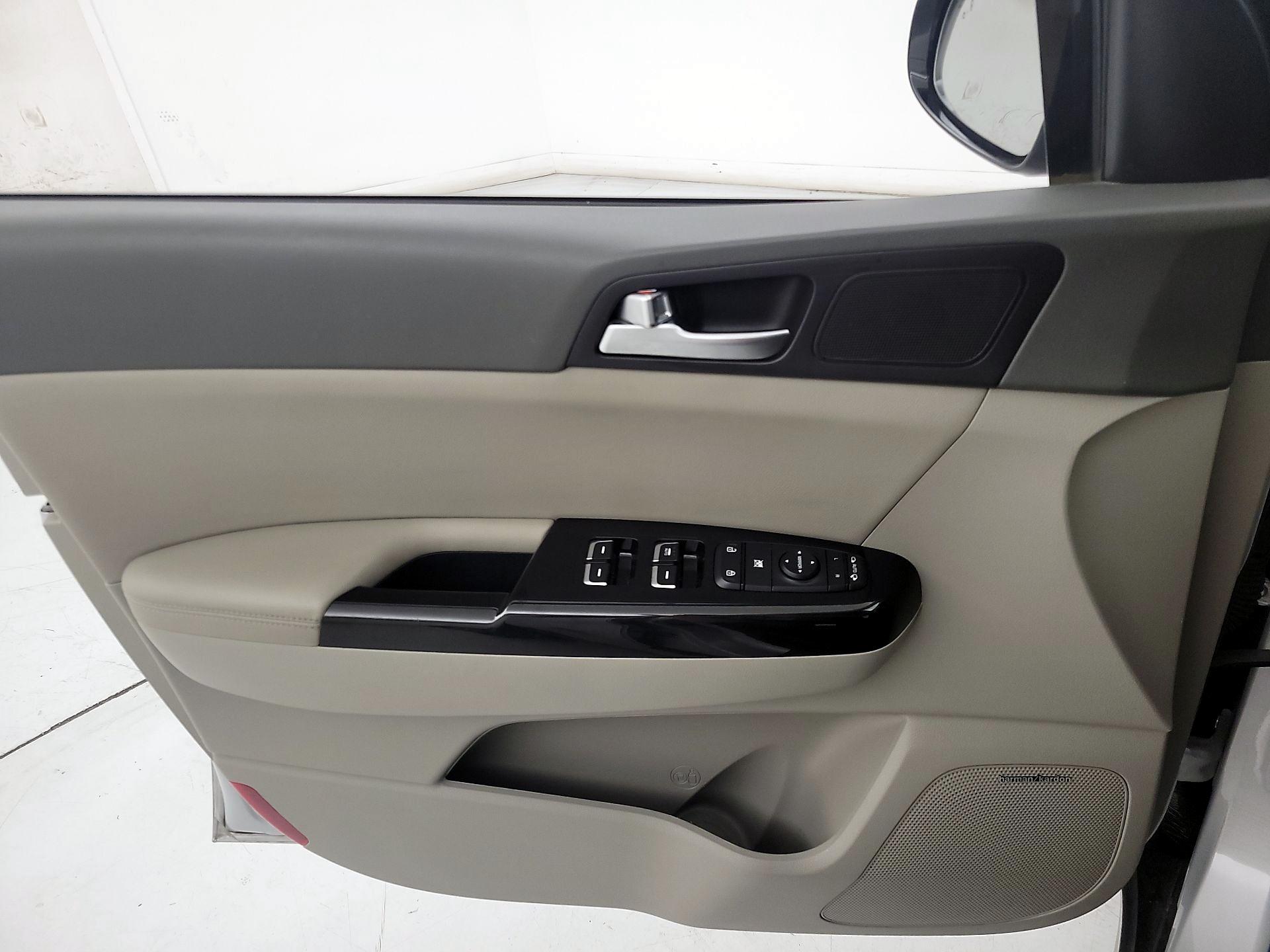 Thumbnail: 2019 Kia Sportage - 12