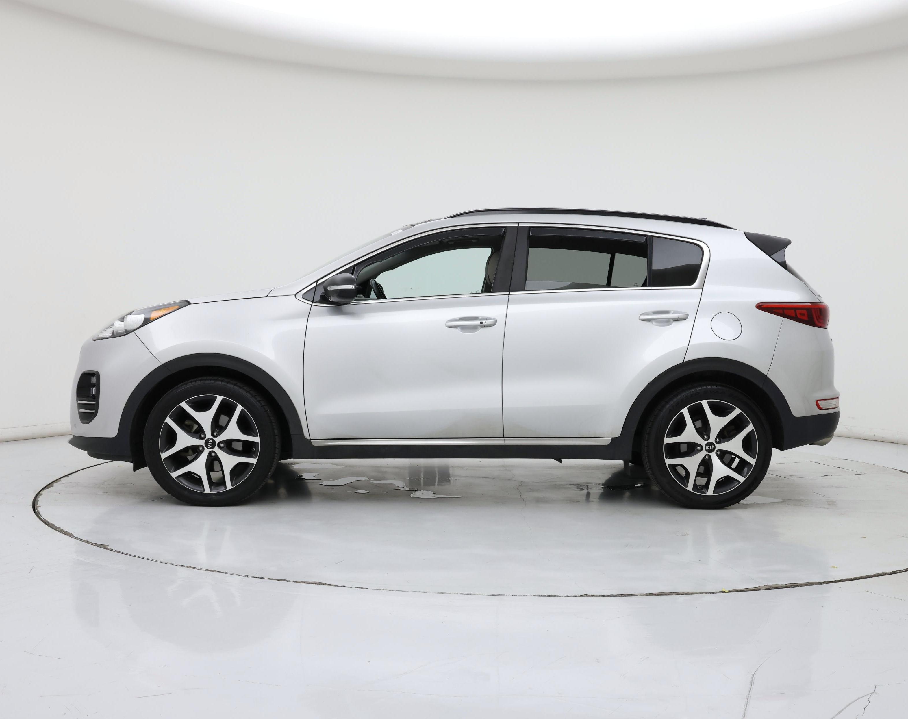 Thumbnail: 2019 Kia Sportage - 3