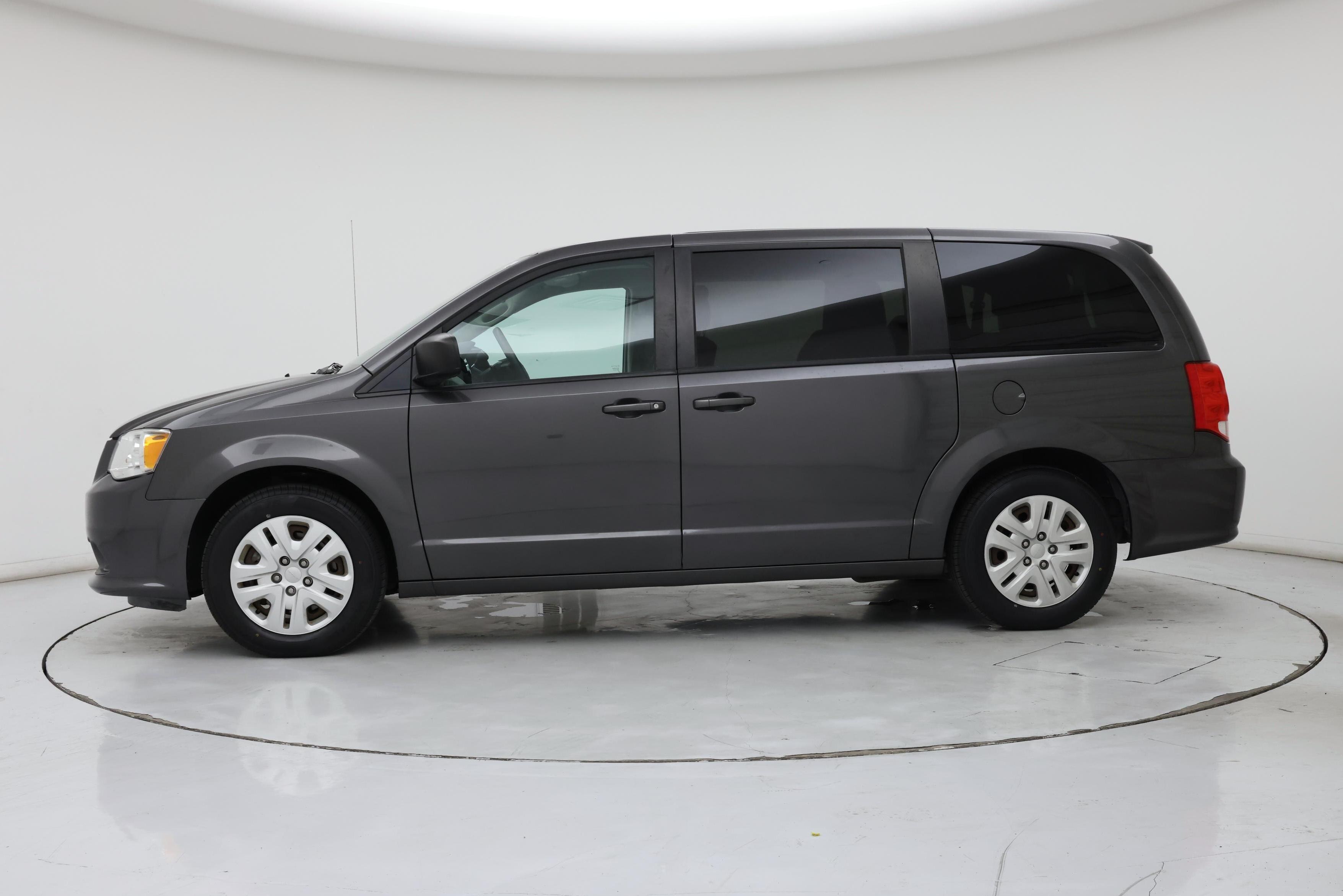 Thumbnail: 2018 Dodge Grand Caravan - 3