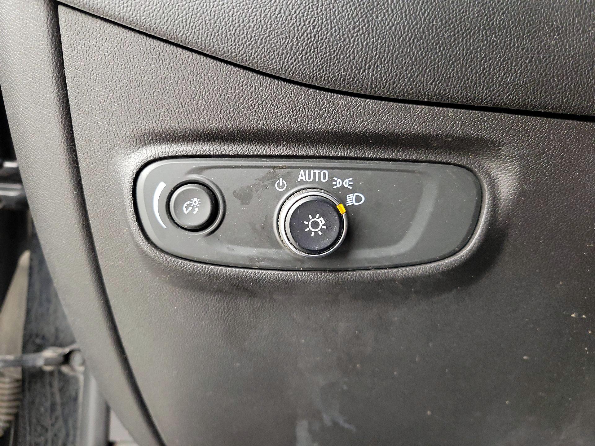 Thumbnail: 2019 Chevrolet Equinox - 13