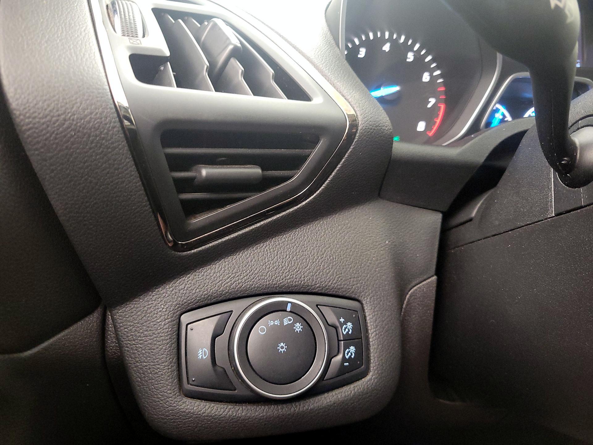 Thumbnail: 2015 Ford Escape - 13