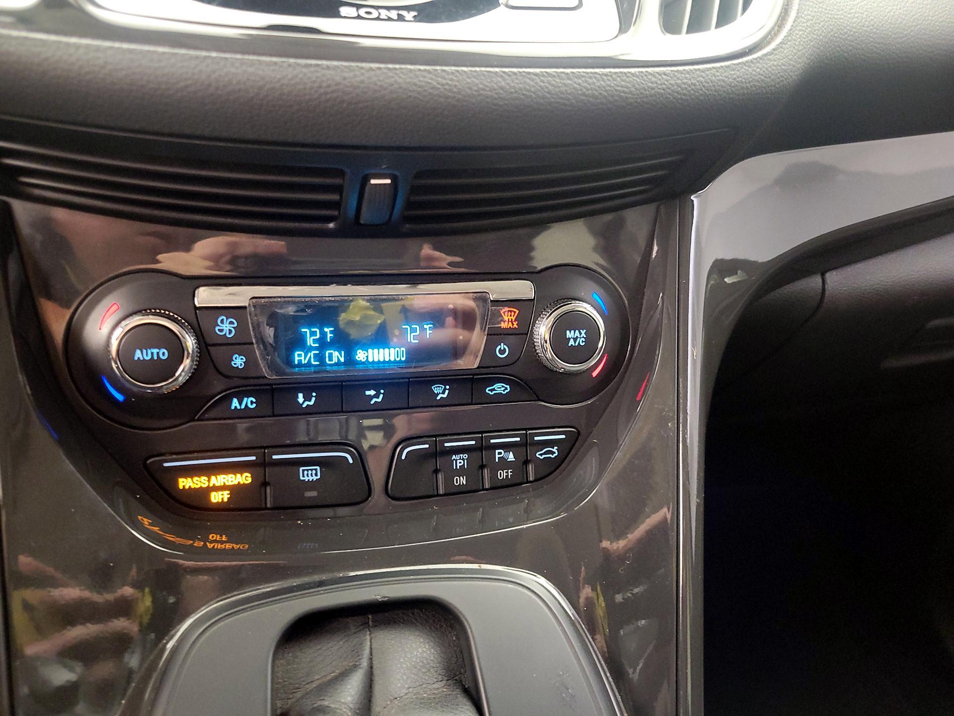 Thumbnail: 2015 Ford Escape - 16