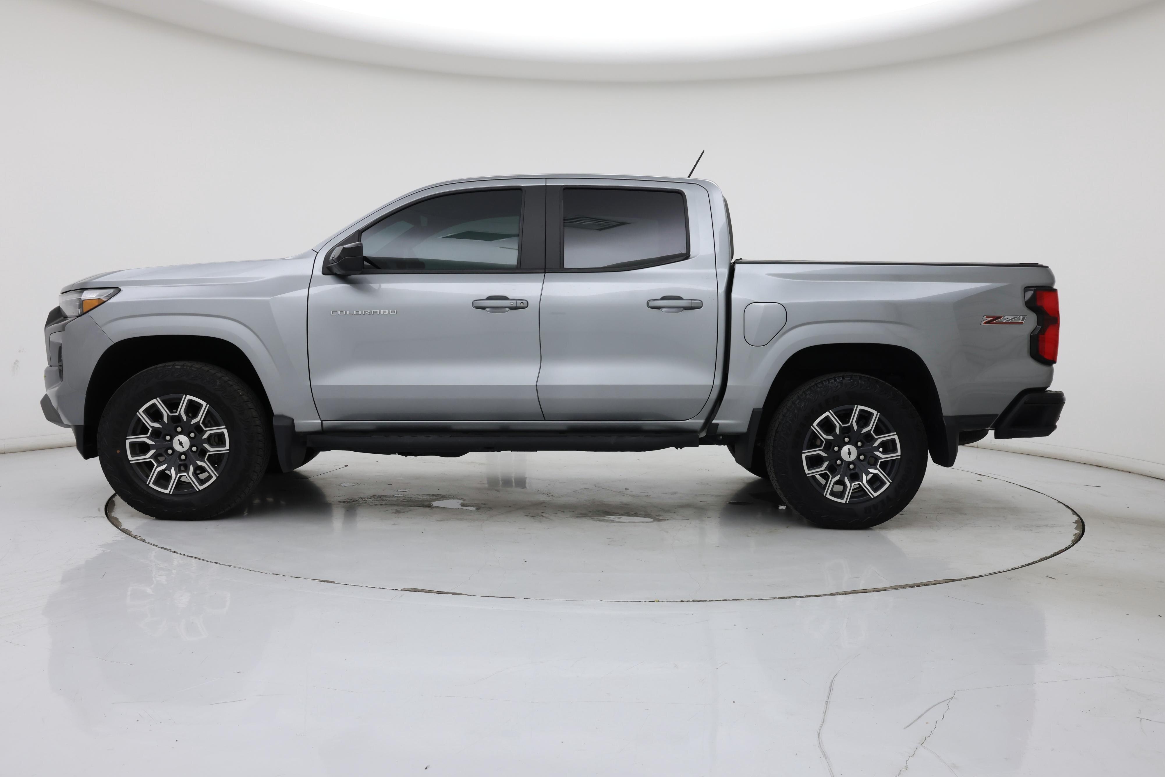 Thumbnail: 2024 Chevrolet Colorado - 3