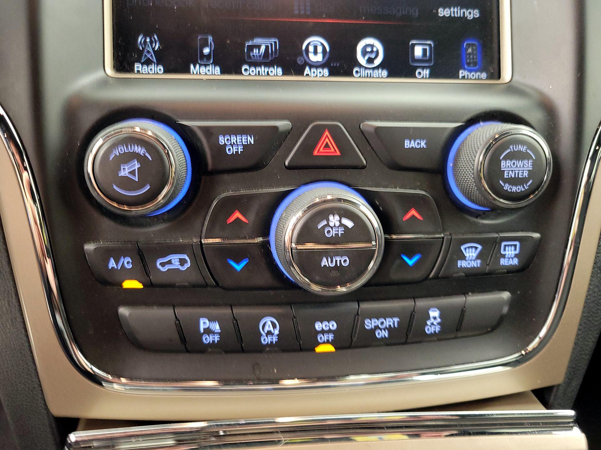 Thumbnail: 2016 Jeep Grand Cherokee - 17