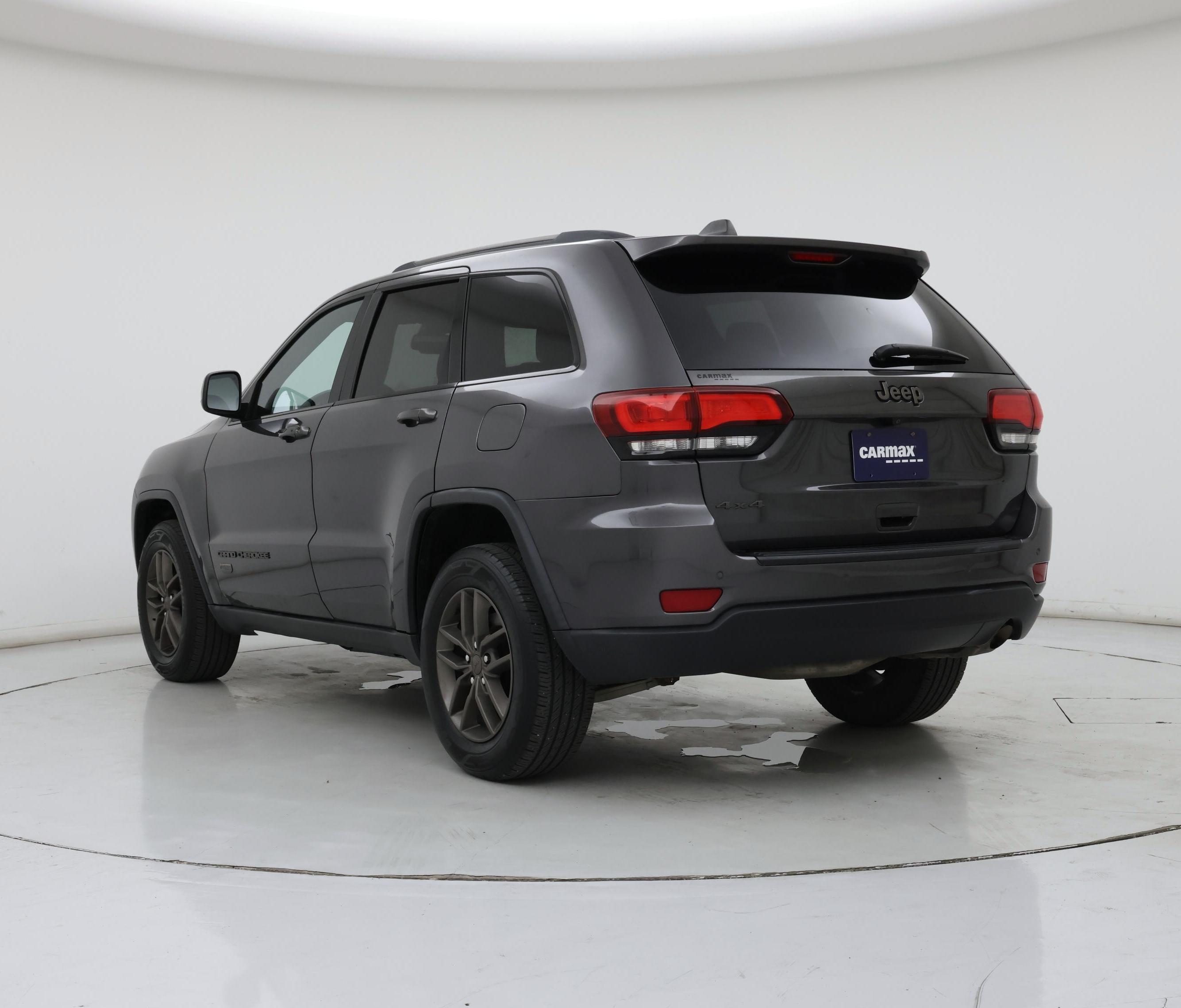 Thumbnail: 2016 Jeep Grand Cherokee - 2