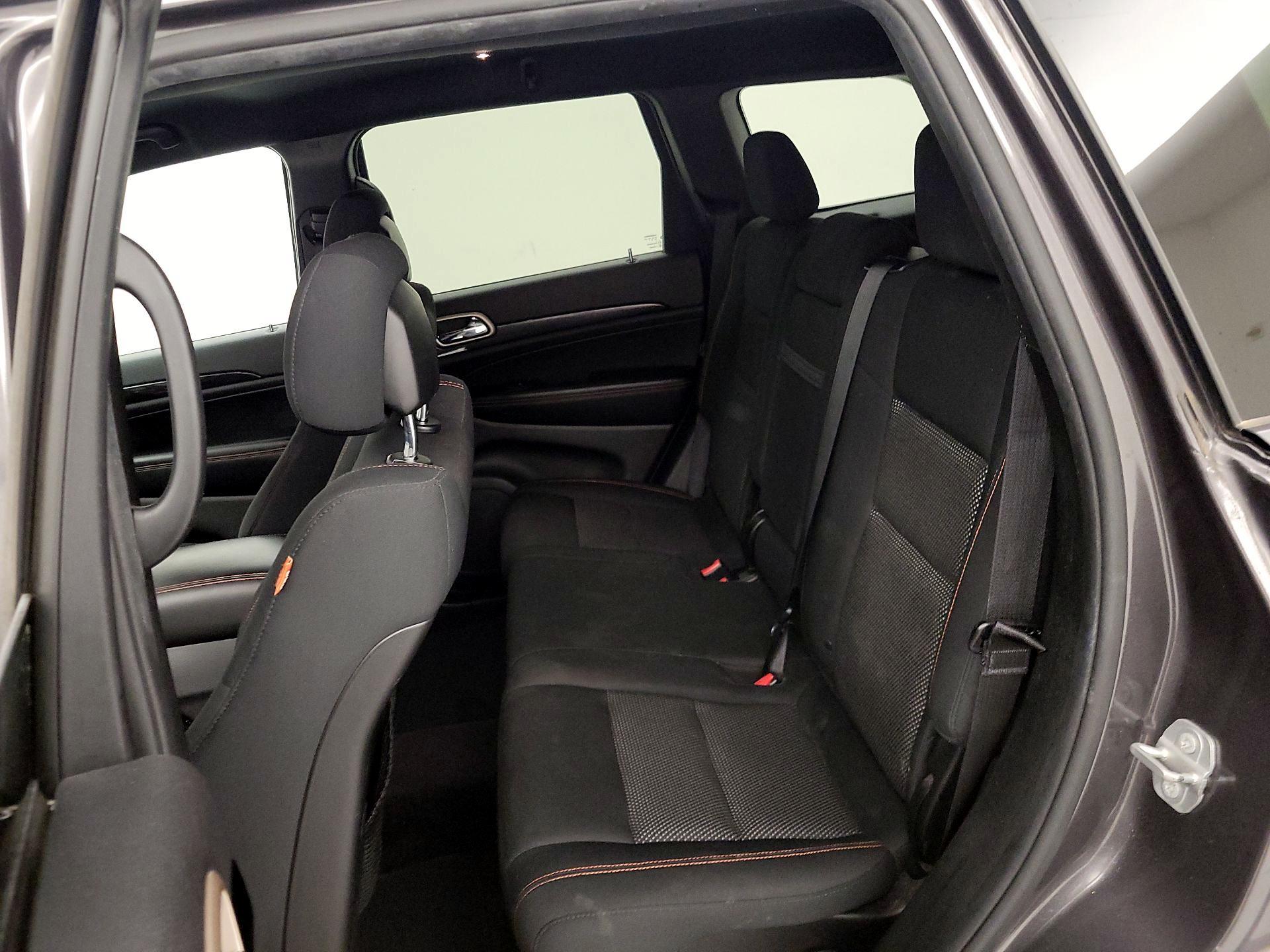 Thumbnail: 2016 Jeep Grand Cherokee - 20
