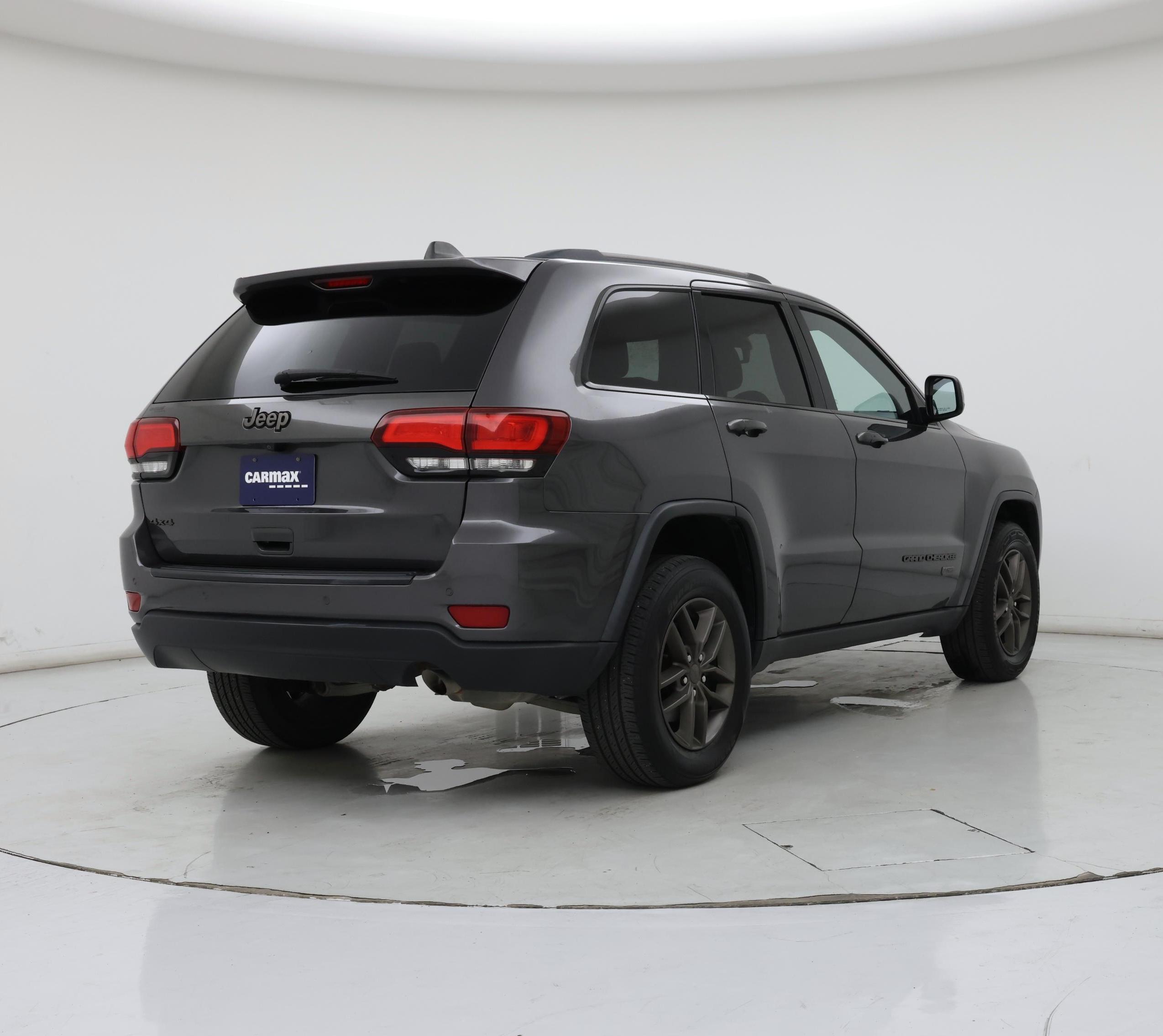 Thumbnail: 2016 Jeep Grand Cherokee - 8