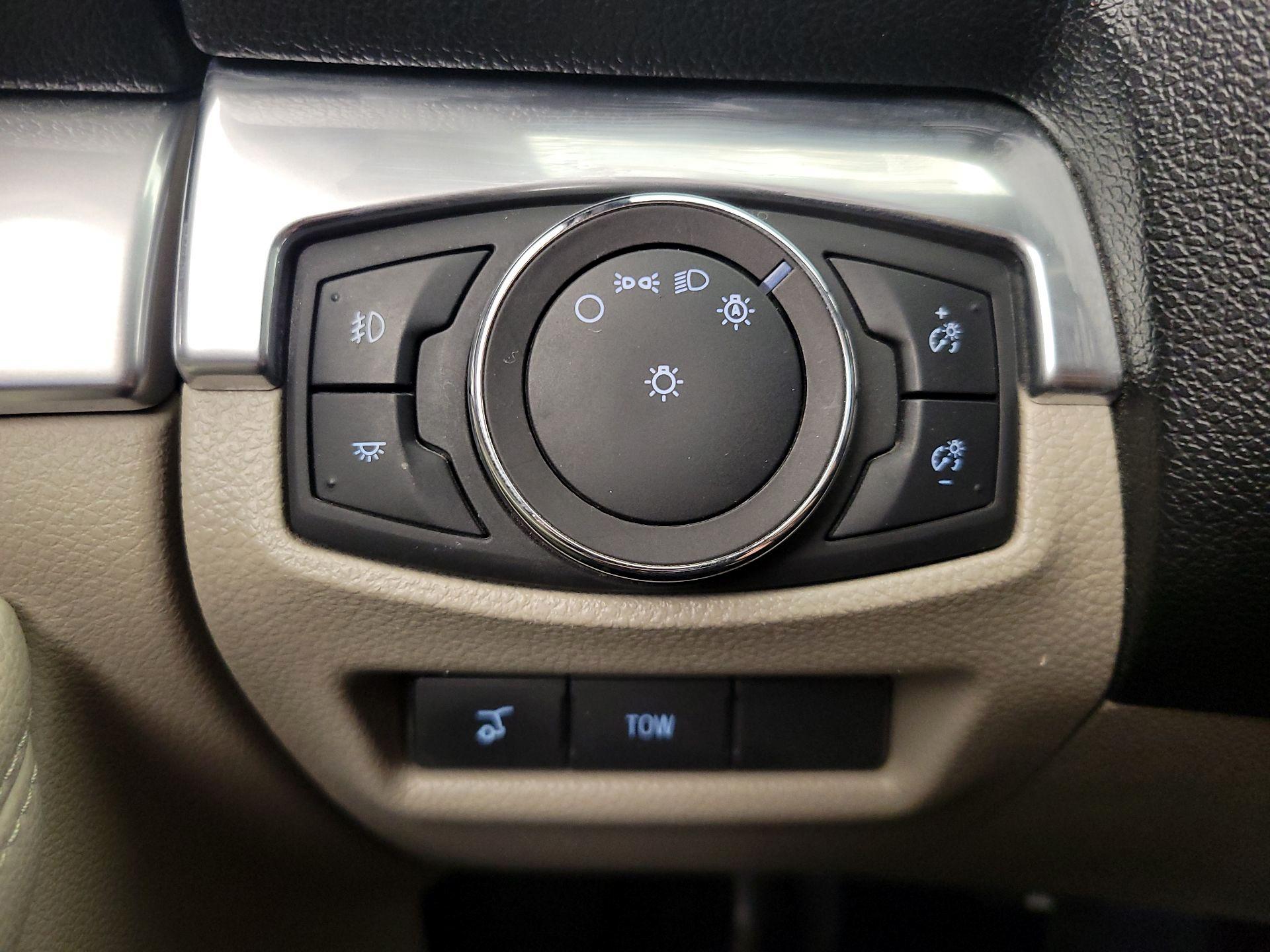 Thumbnail: 2019 Ford Explorer - 13