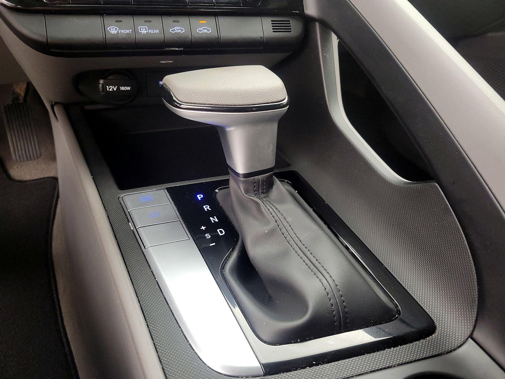 Thumbnail: 2022 Hyundai Elantra - 17