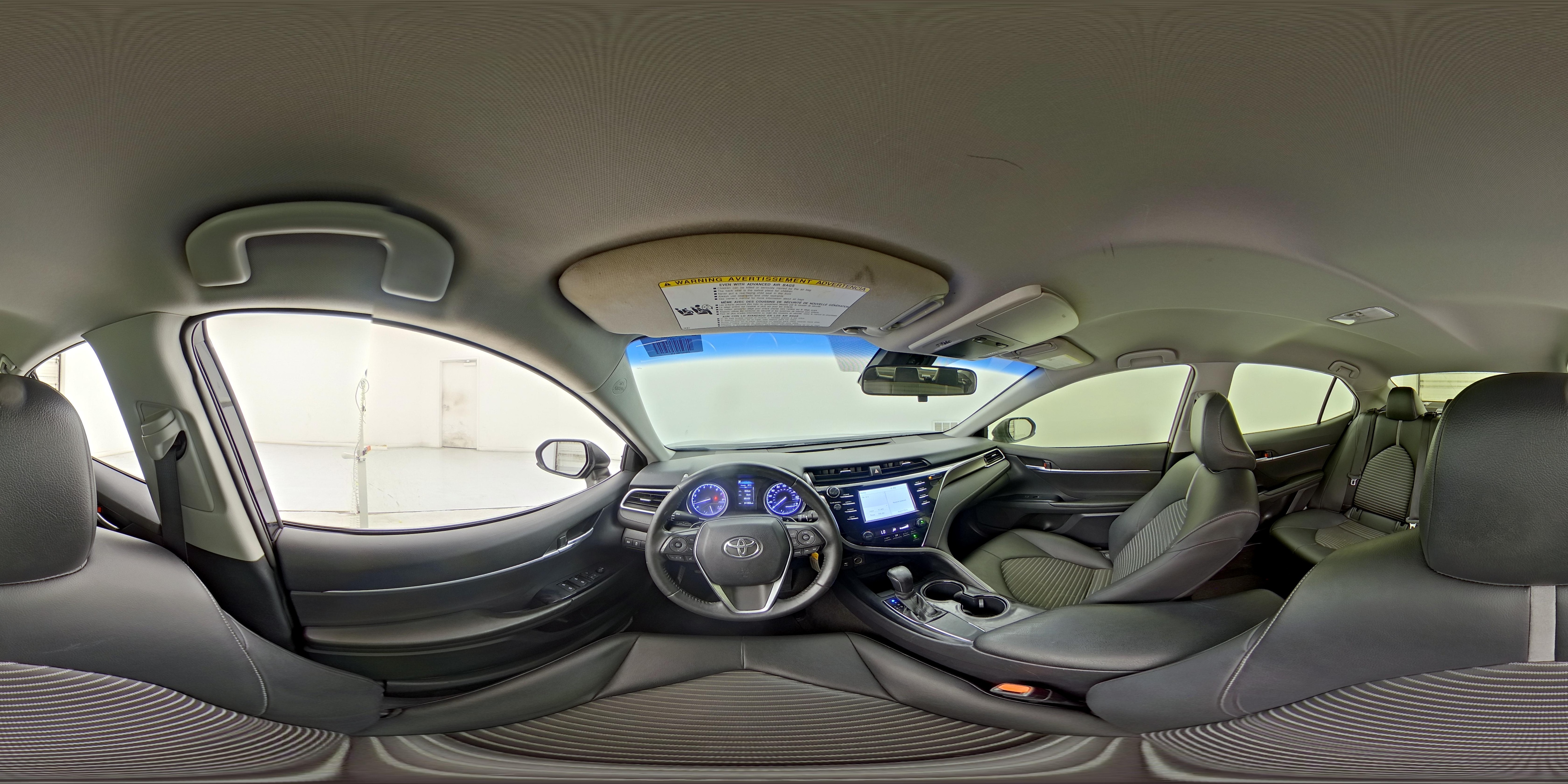 2018 Toyota Camry SE - Photo 24