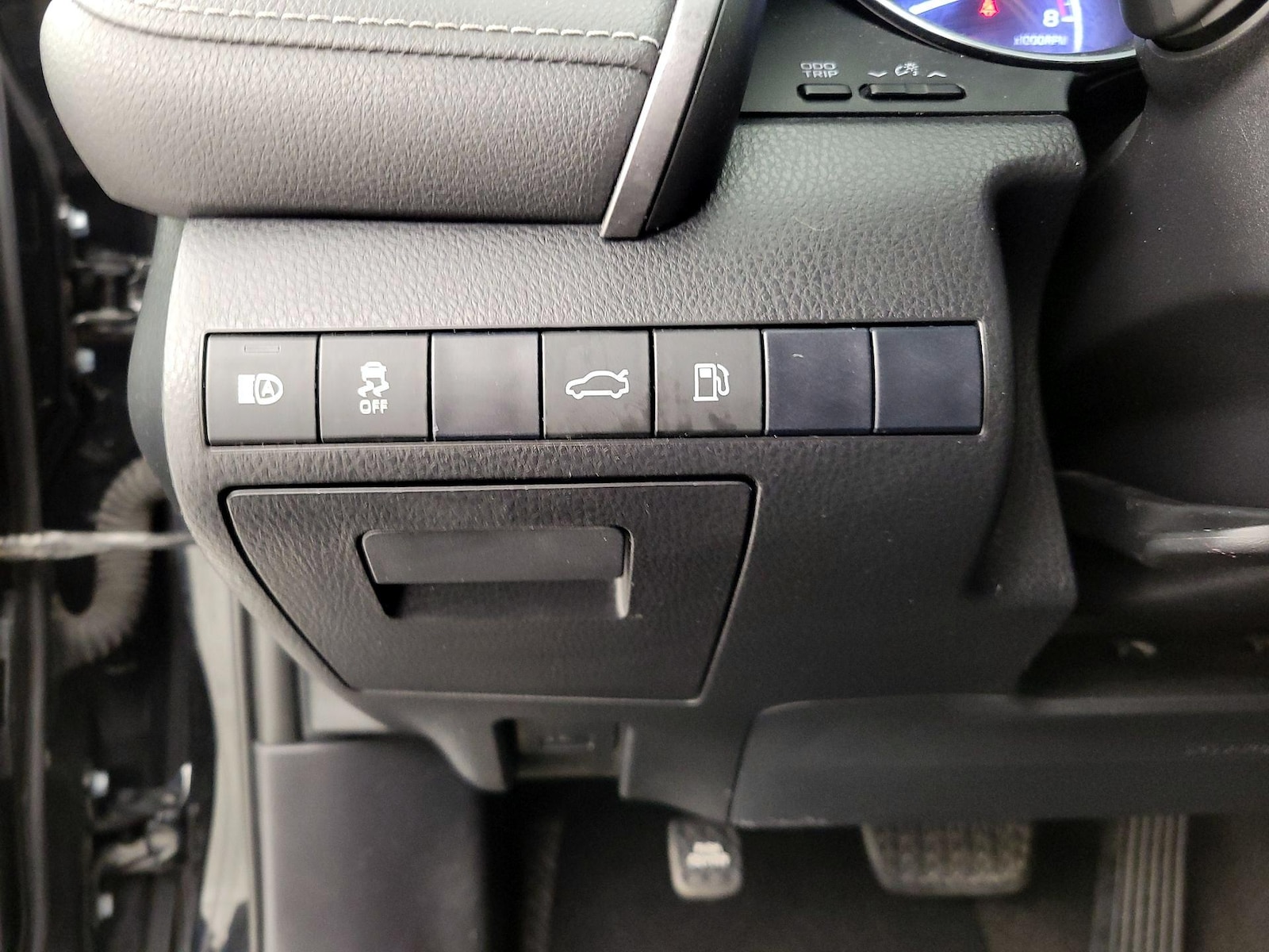 2018 Toyota Camry SE - Photo 12