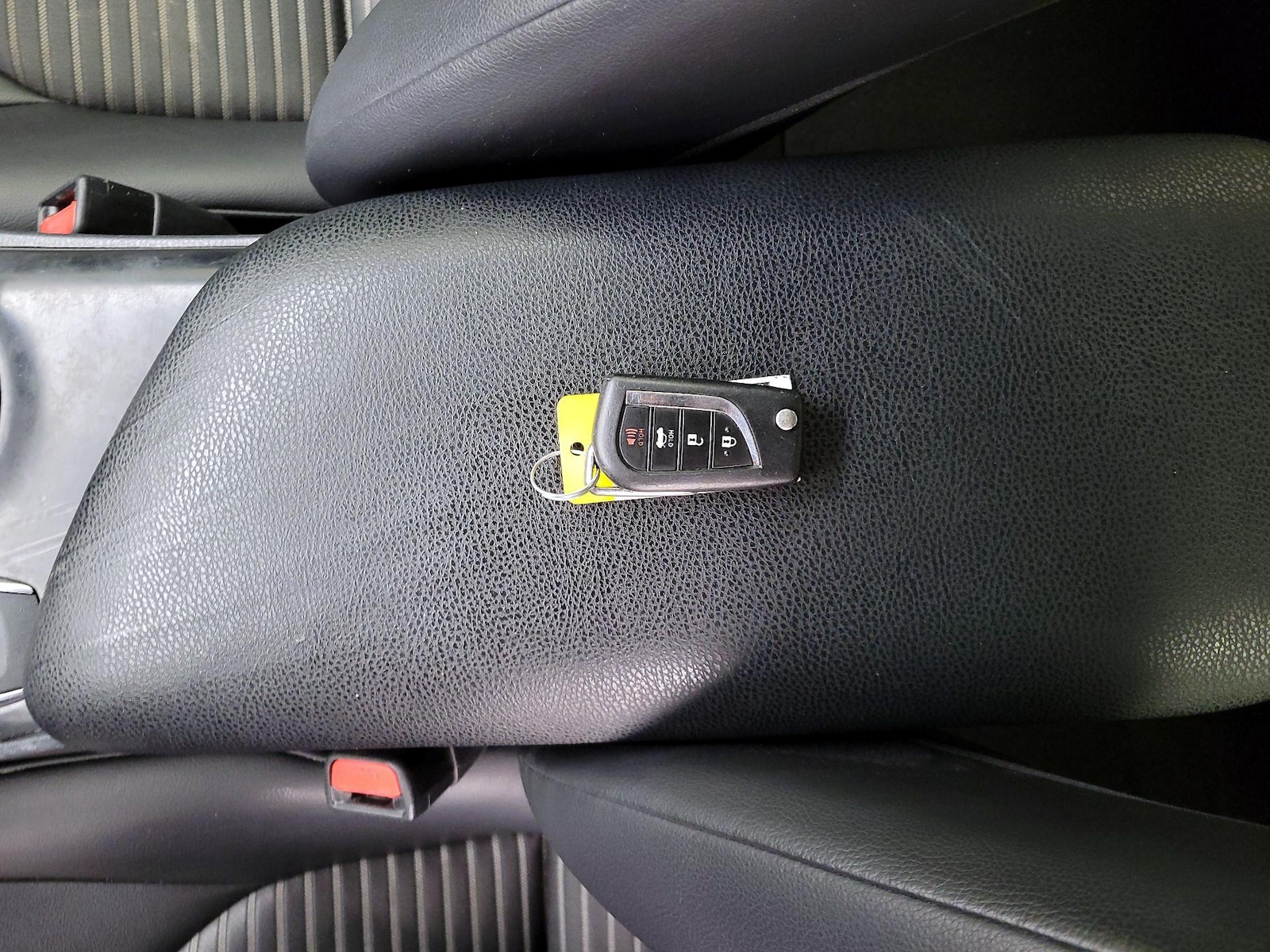 2018 Toyota Camry SE - Photo 21