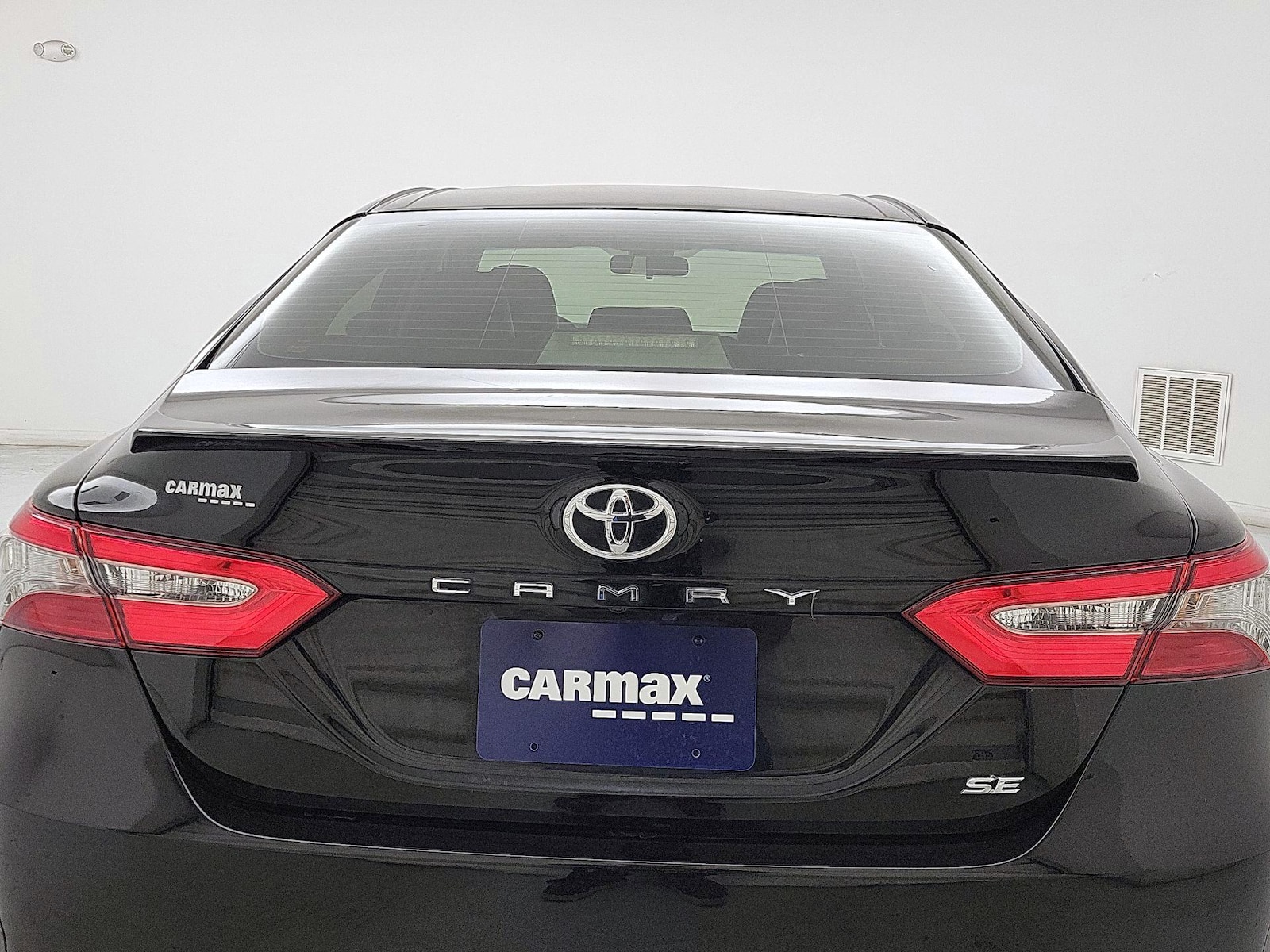 2018 Toyota Camry SE - Photo 6