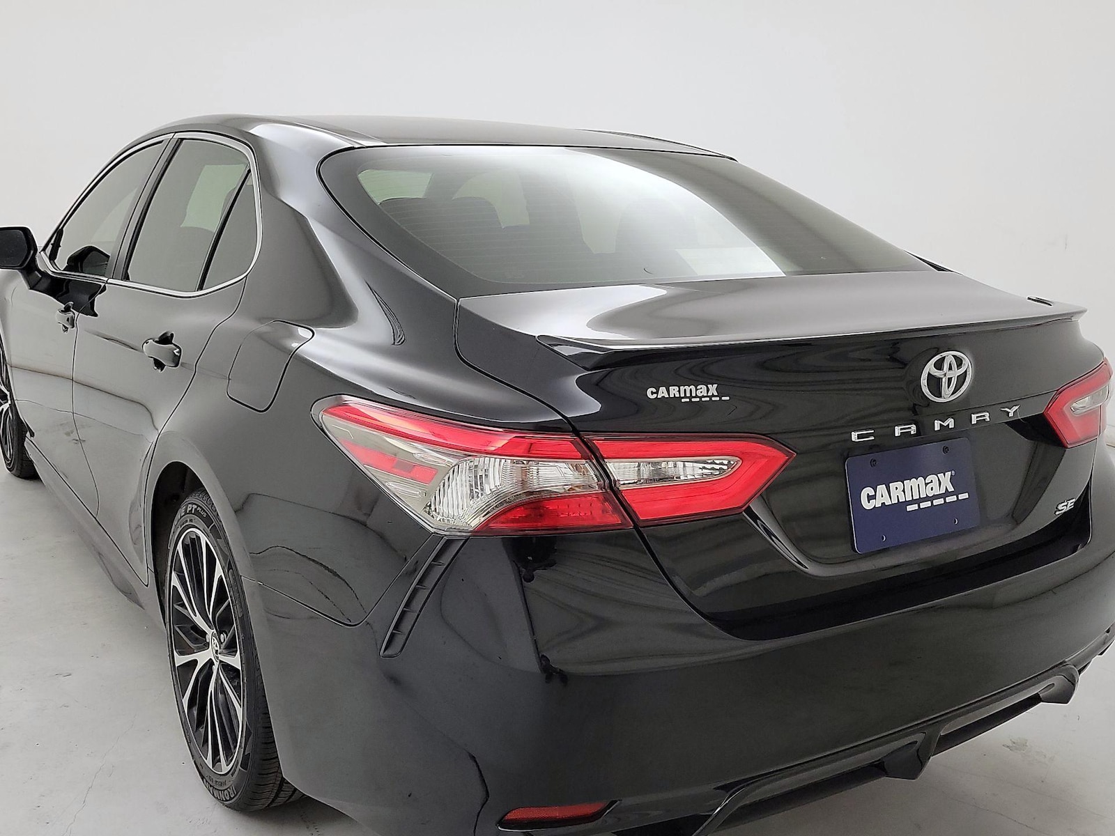 2018 Toyota Camry SE - Photo 7