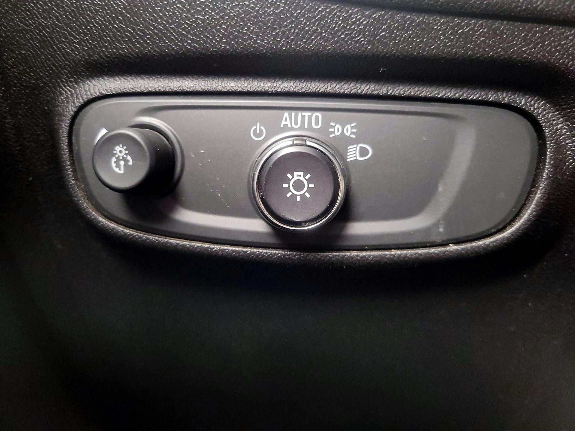 Thumbnail: 2019 Chevrolet Equinox - 13