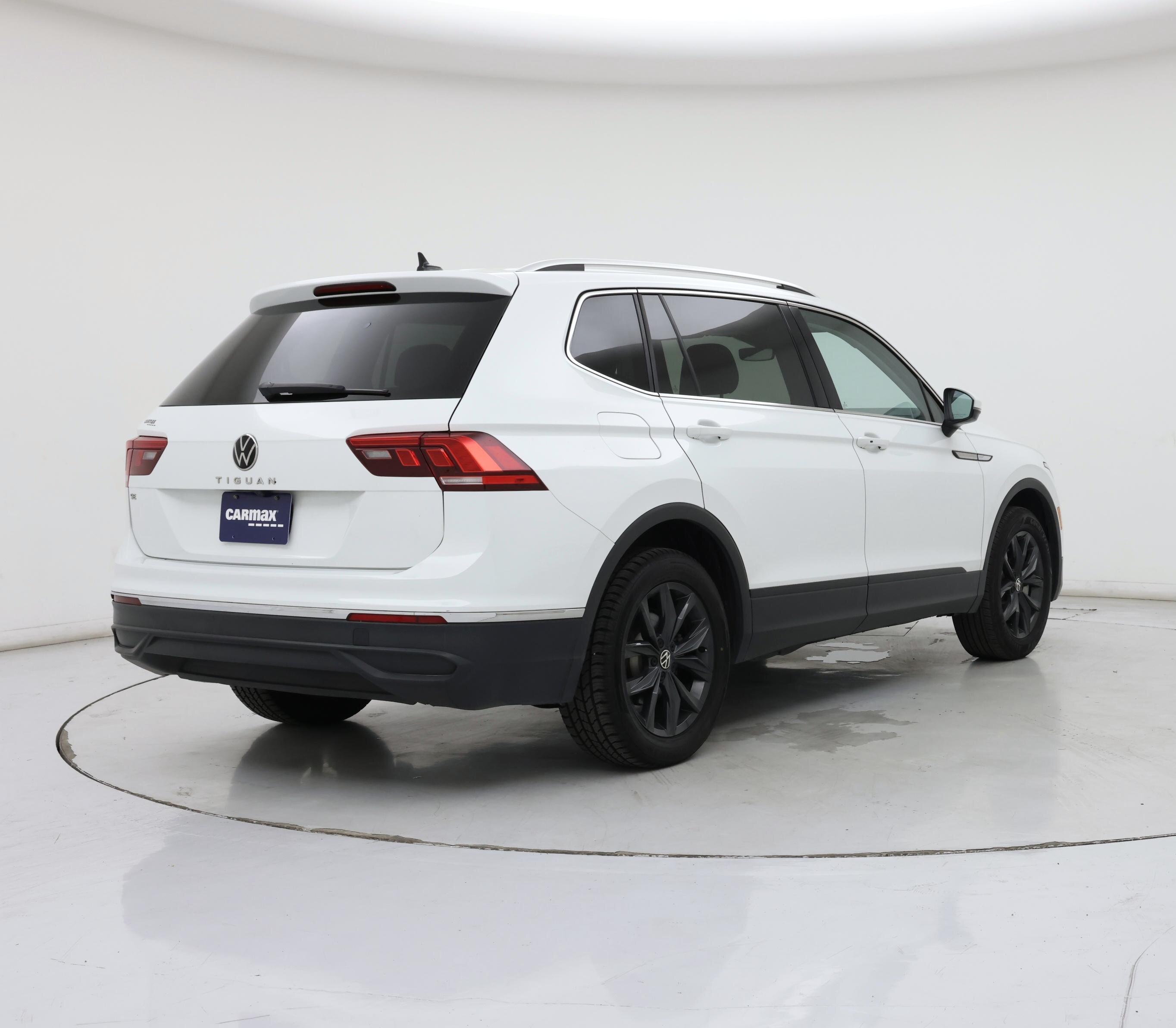 Thumbnail: 2024 Volkswagen Tiguan - 8