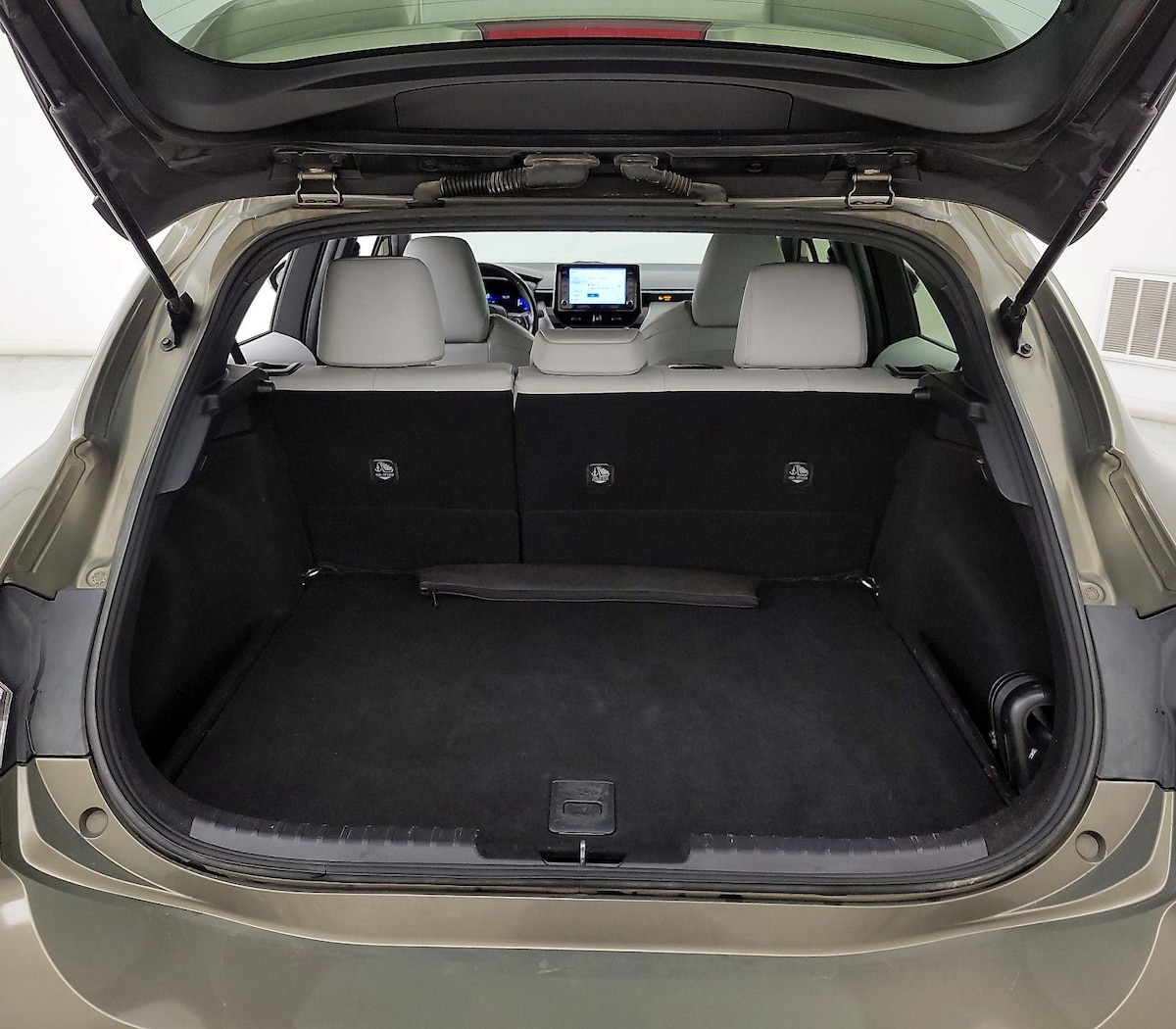 Trunk/Cargo (Seats Up)