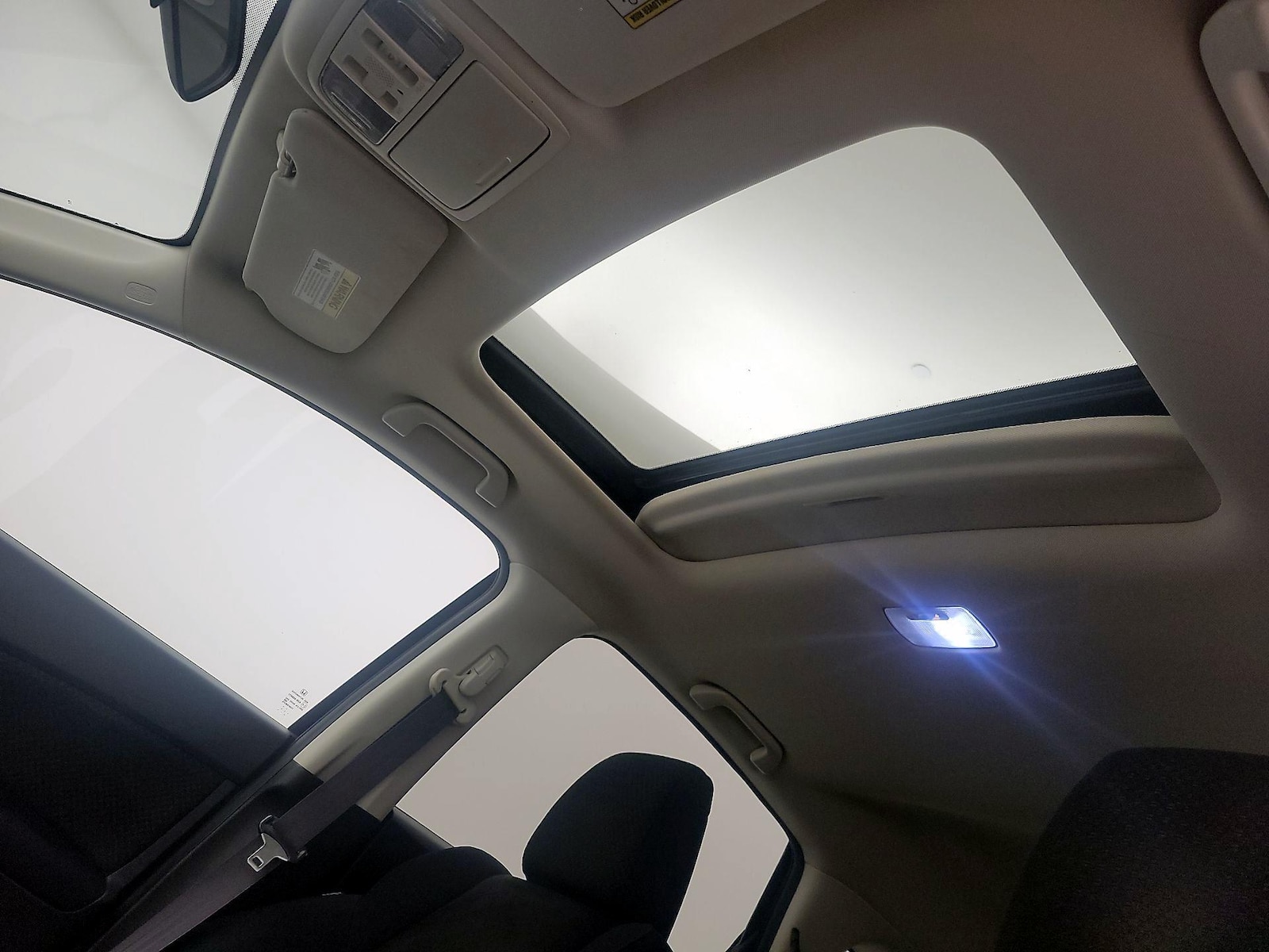 Sunroof(s) & Overhead Airbags