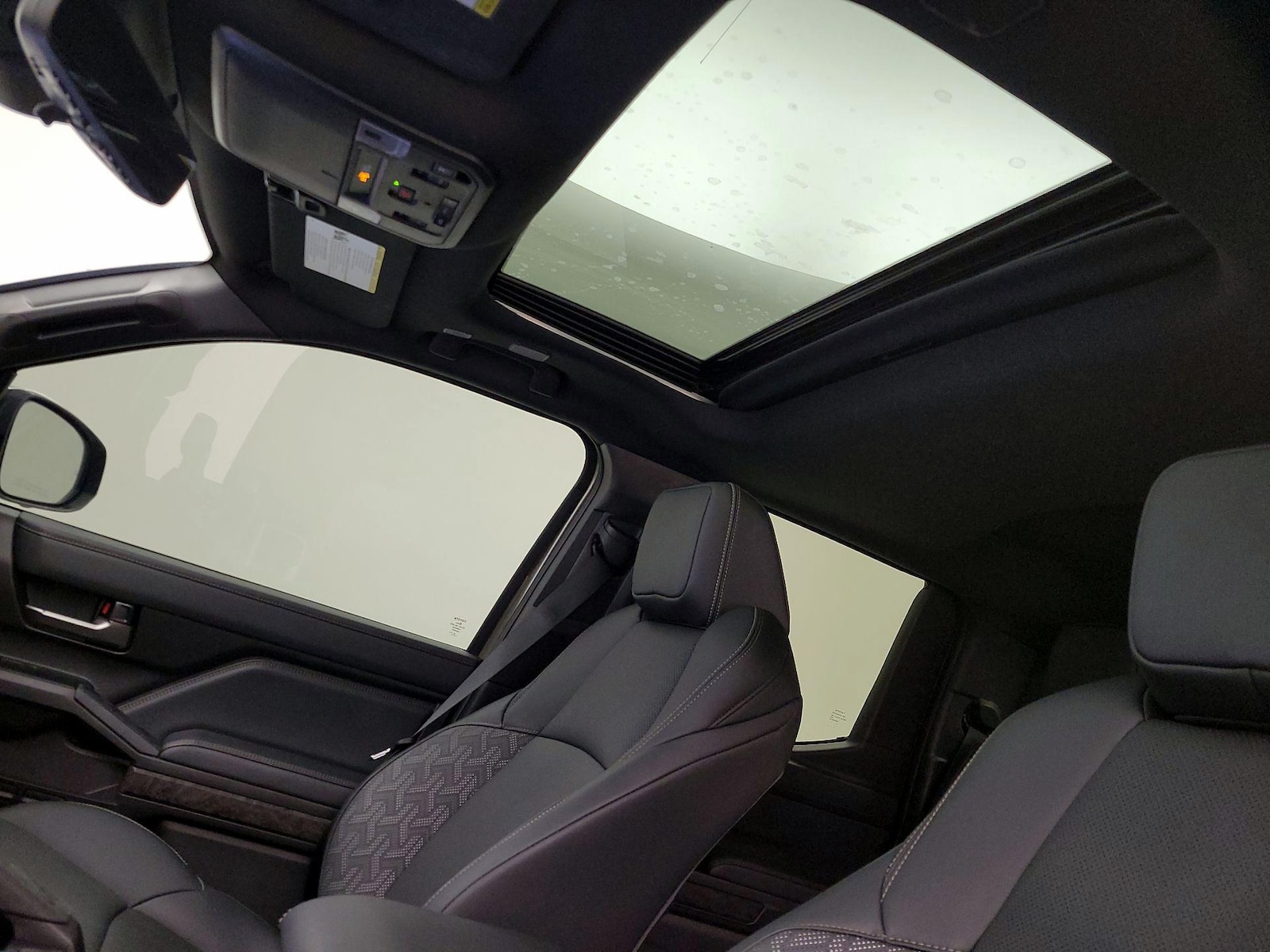 Sunroof(s) & Overhead Airbags