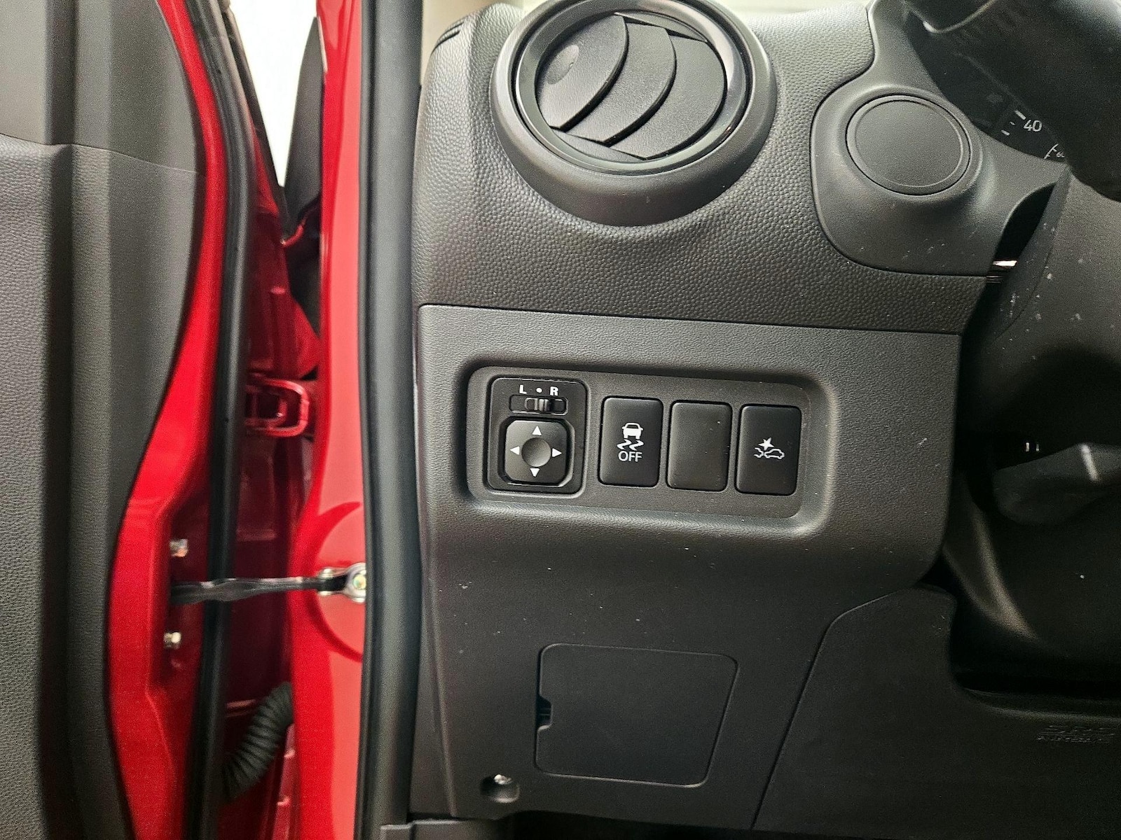 2024 Mitsubishi Mirage ES - Photo 14